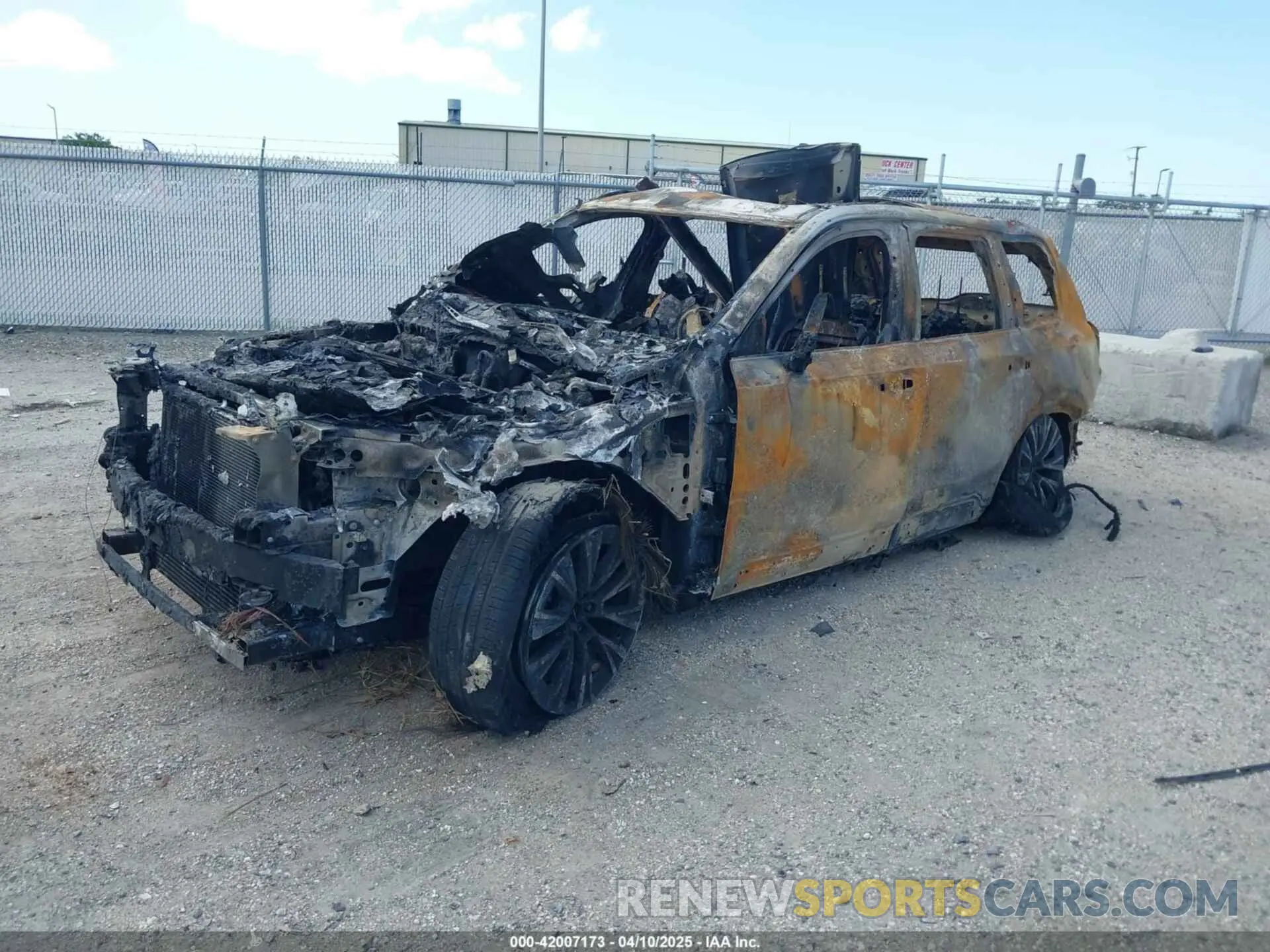 2 Photograph of a damaged car YV4A22PK1M1763787 VOLVO XC90 2021