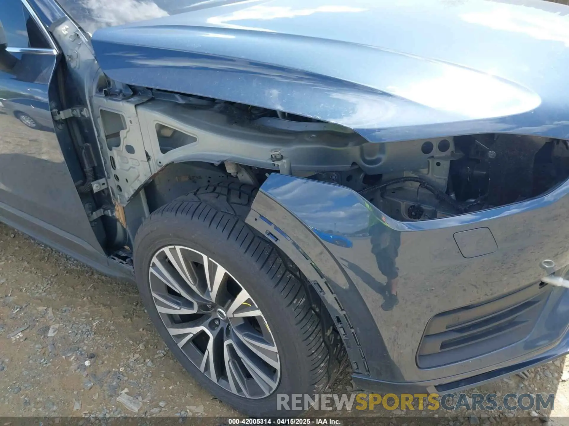 6 Photograph of a damaged car YV4A22PK3M1689322 VOLVO XC90 2021