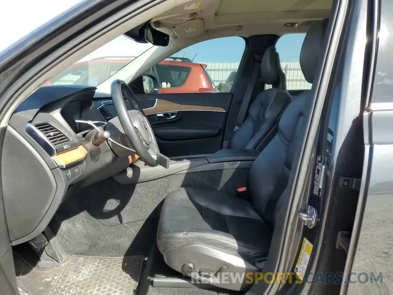 7 Photograph of a damaged car YV4A22PK4M1680175 VOLVO XC90 2021