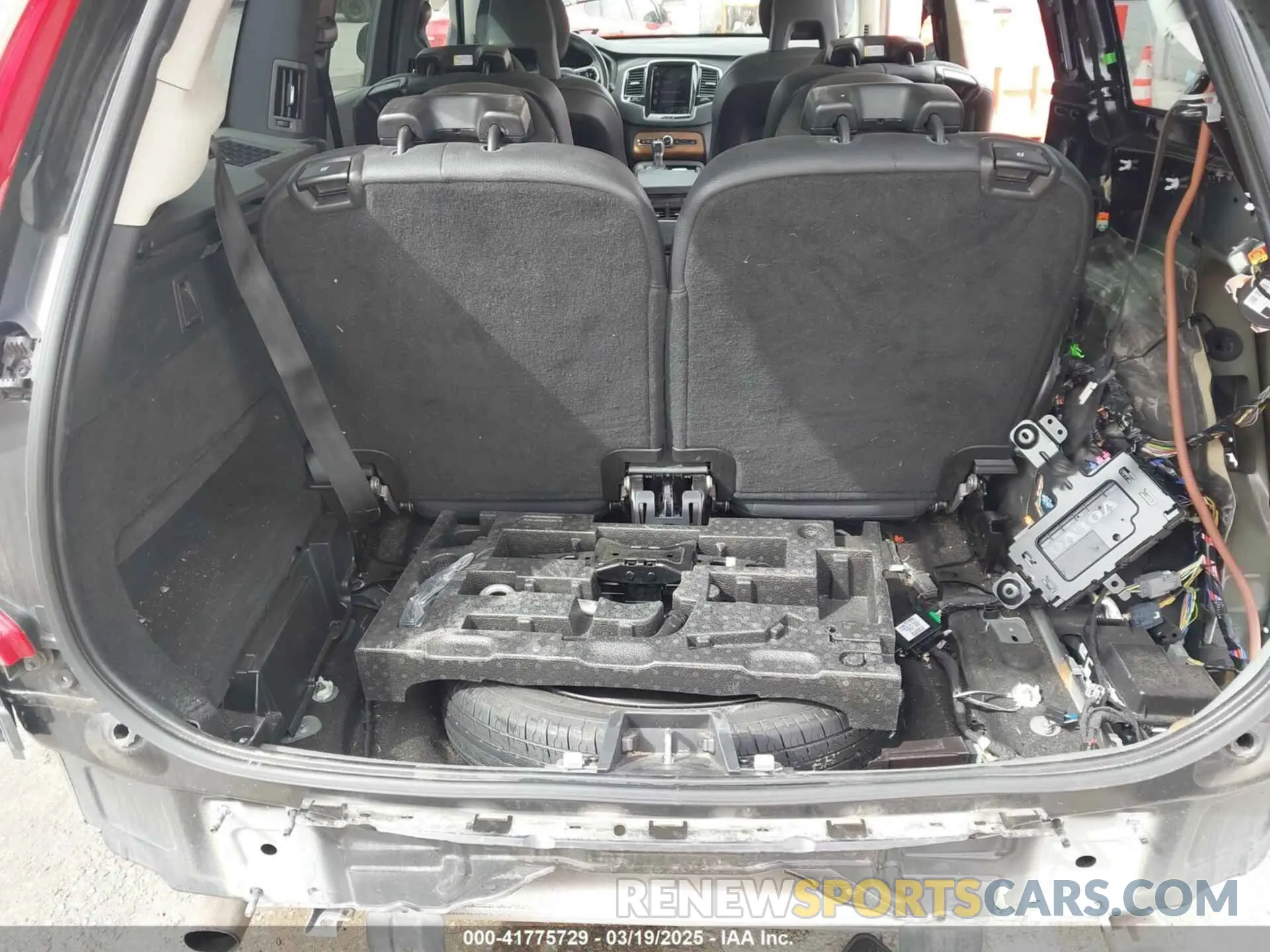 18 Photograph of a damaged car YV4A22PK4M1691533 VOLVO XC90 2021