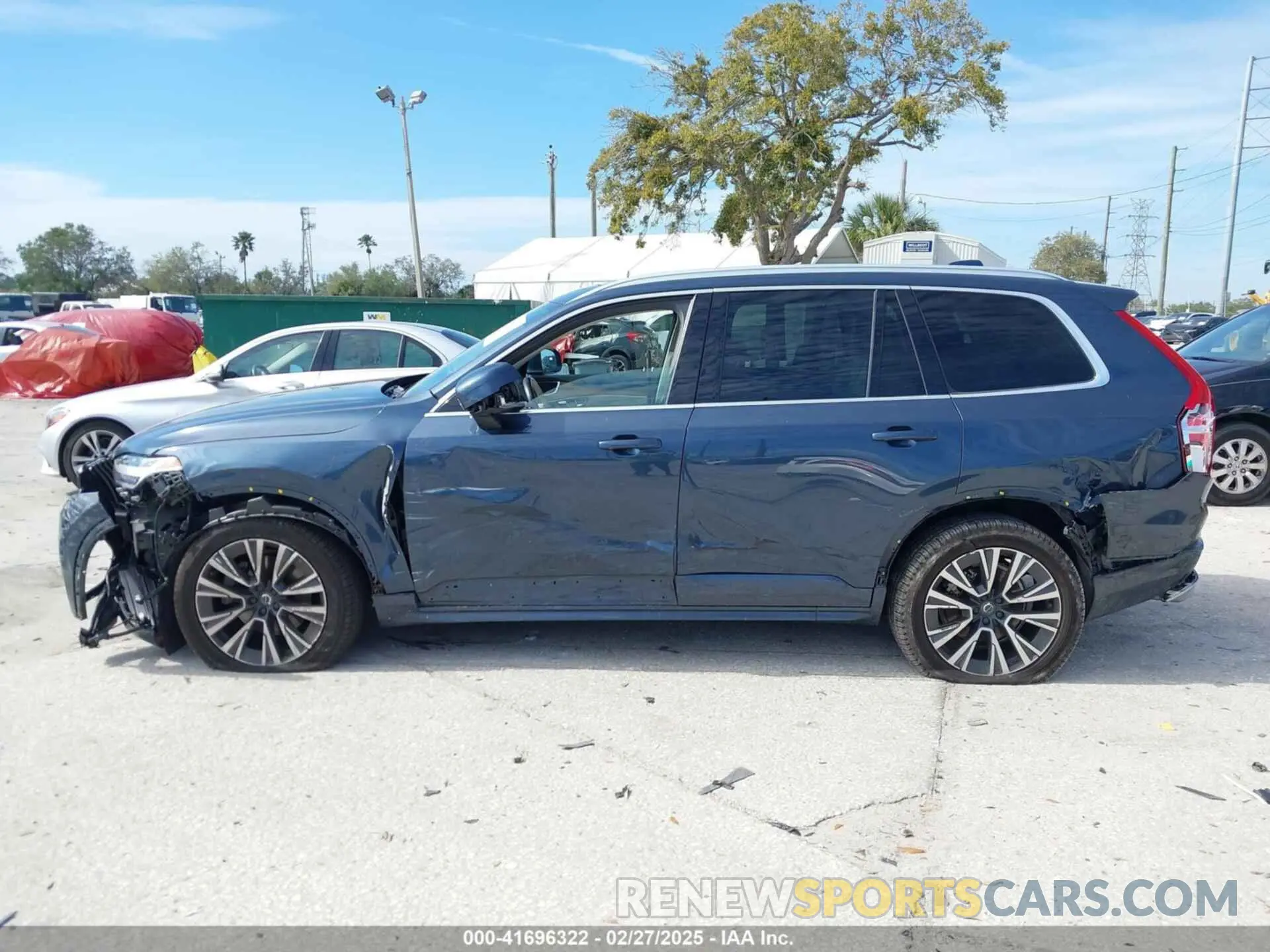14 Photograph of a damaged car YV4A22PK5M1773173 VOLVO XC90 2021