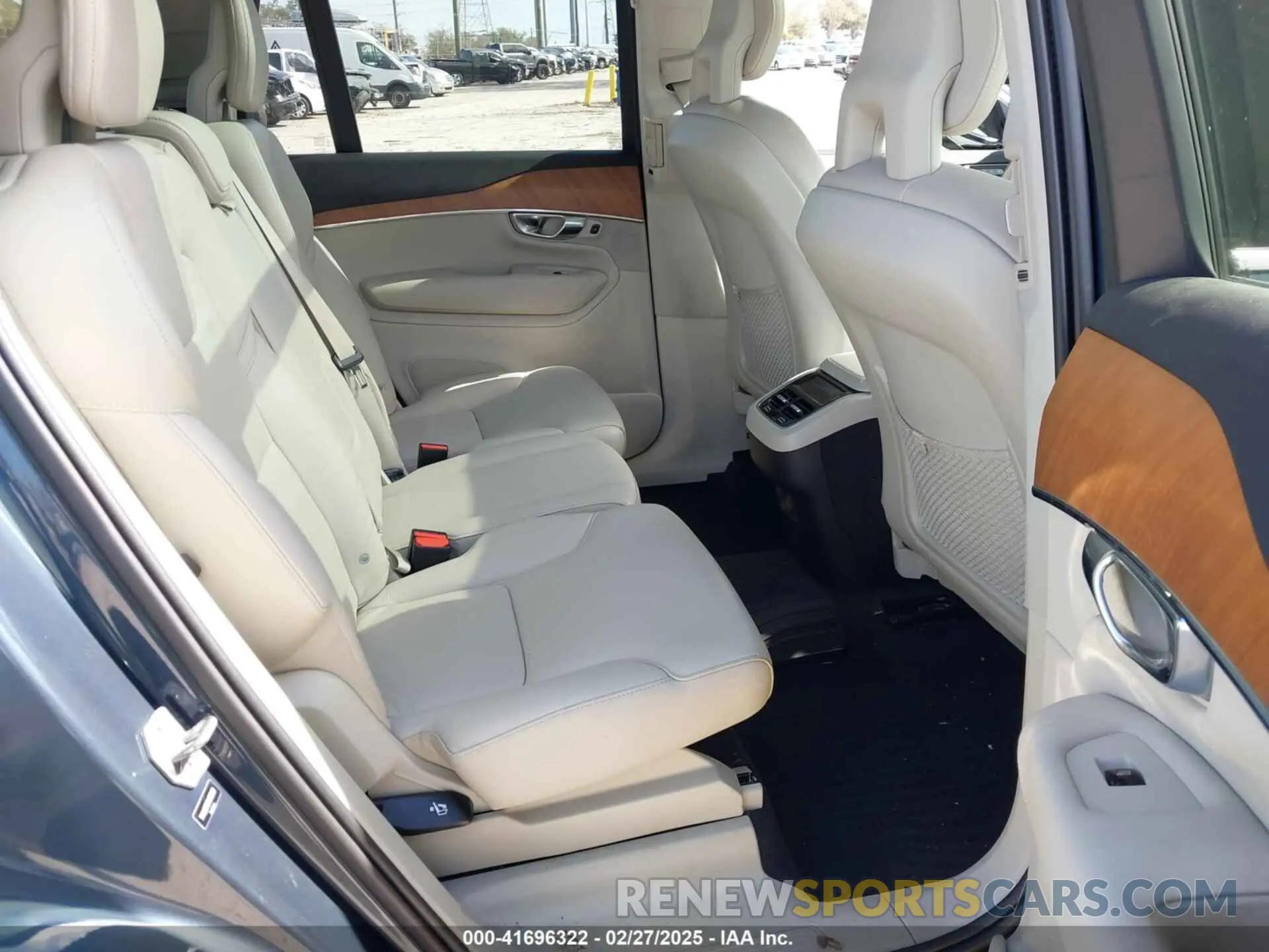 8 Photograph of a damaged car YV4A22PK5M1773173 VOLVO XC90 2021
