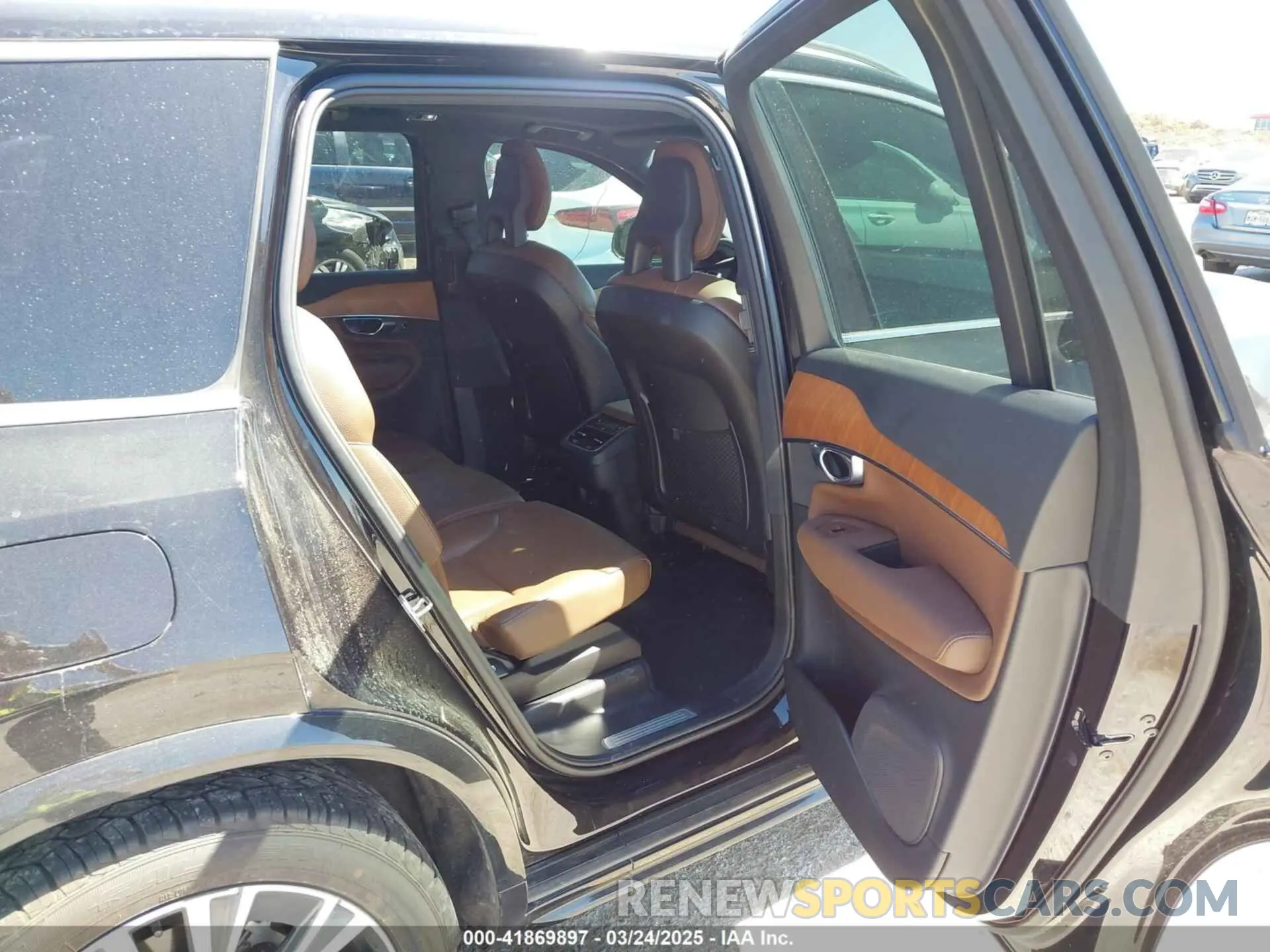 8 Photograph of a damaged car YV4A22PK7M1719986 VOLVO XC90 2021