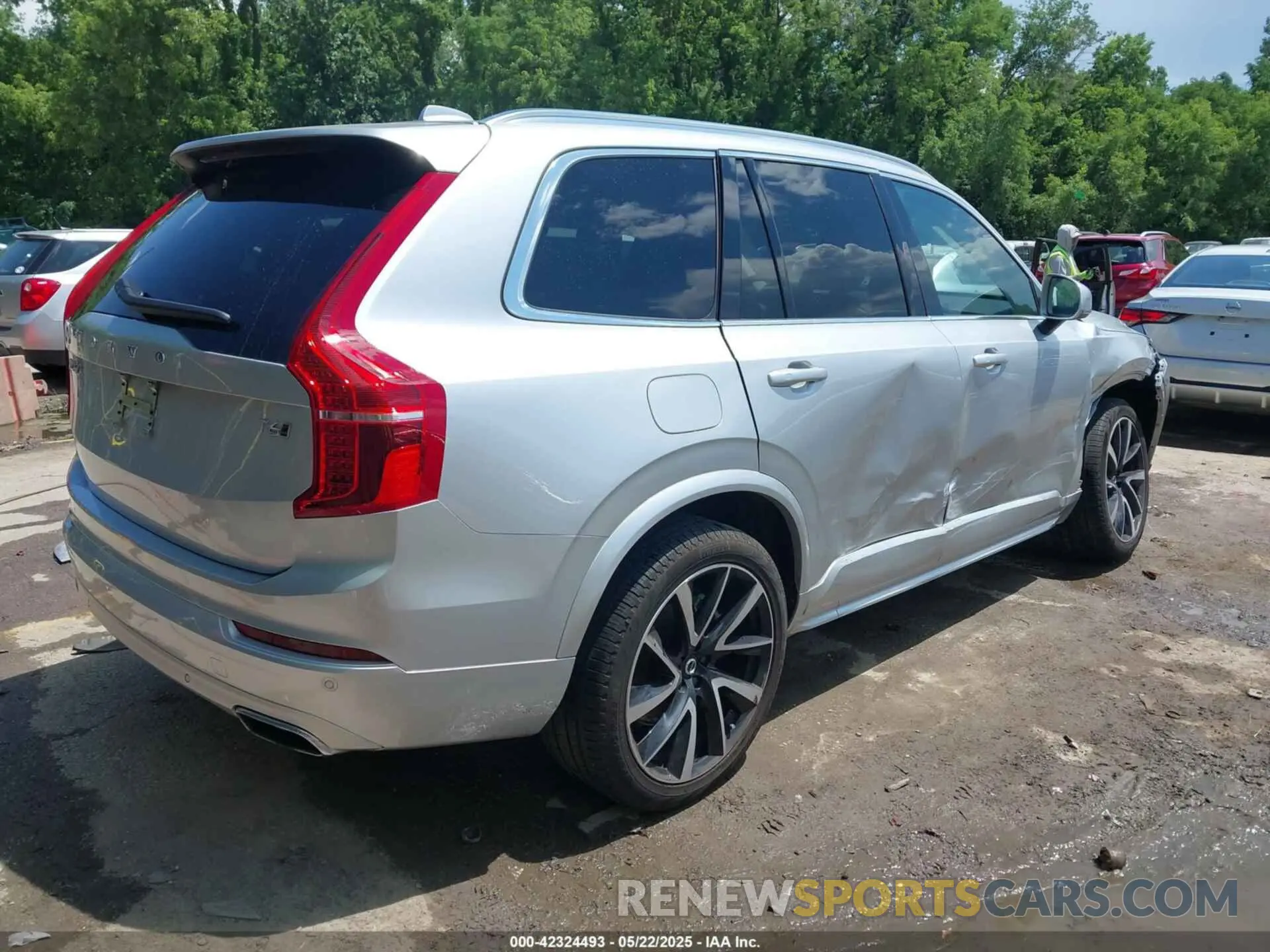 4 Photograph of a damaged car YV4A22PKXM1697255 VOLVO XC90 2021