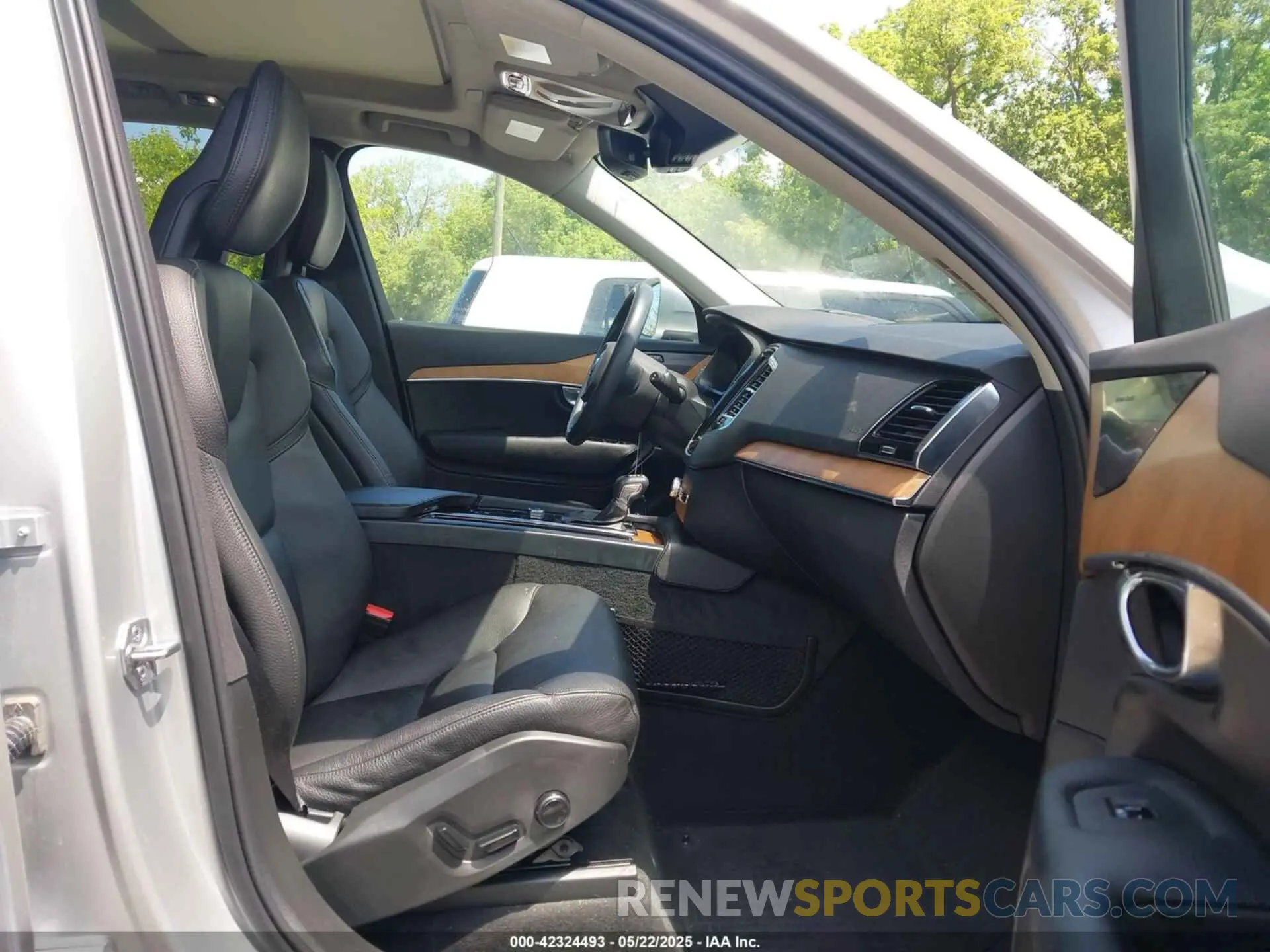 5 Photograph of a damaged car YV4A22PKXM1697255 VOLVO XC90 2021
