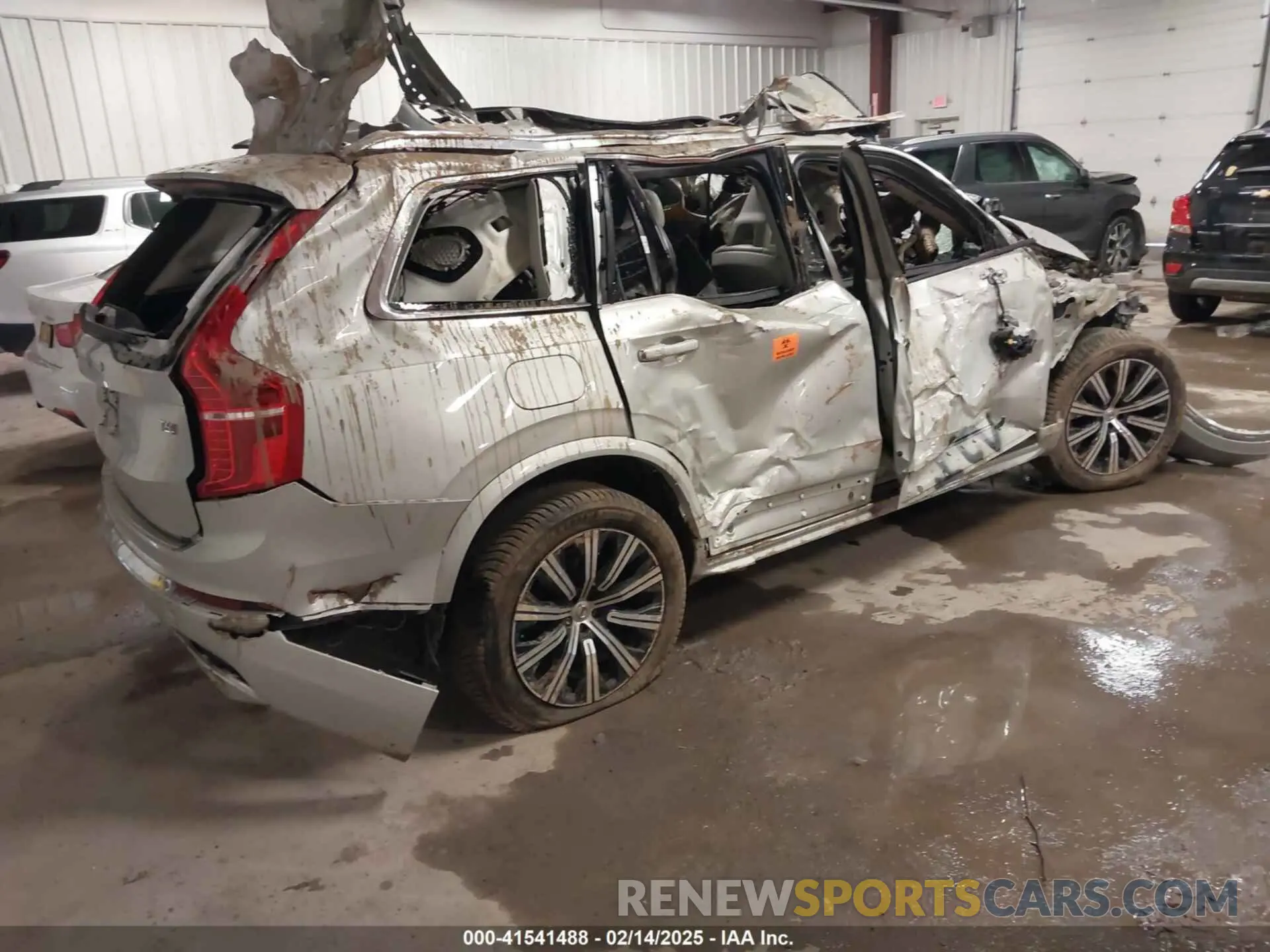 4 Photograph of a damaged car YV4A22PL7M1698291 VOLVO XC90 2021