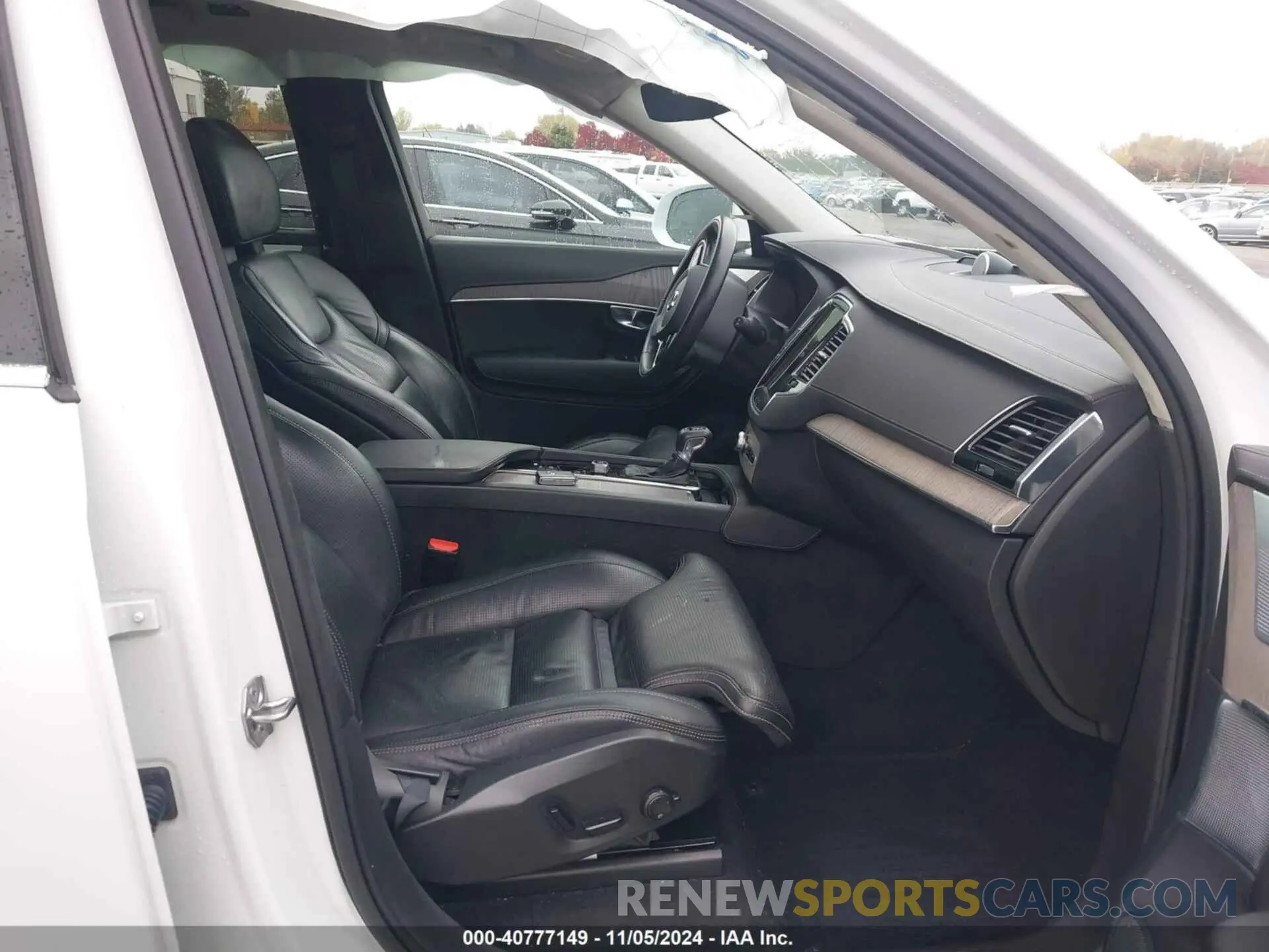 5 Photograph of a damaged car YV4A22PL7M1724212 VOLVO XC90 2021