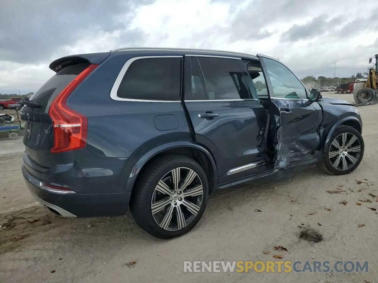 3 Photograph of a damaged car YV4A22PLXM1678648 VOLVO XC90 2021