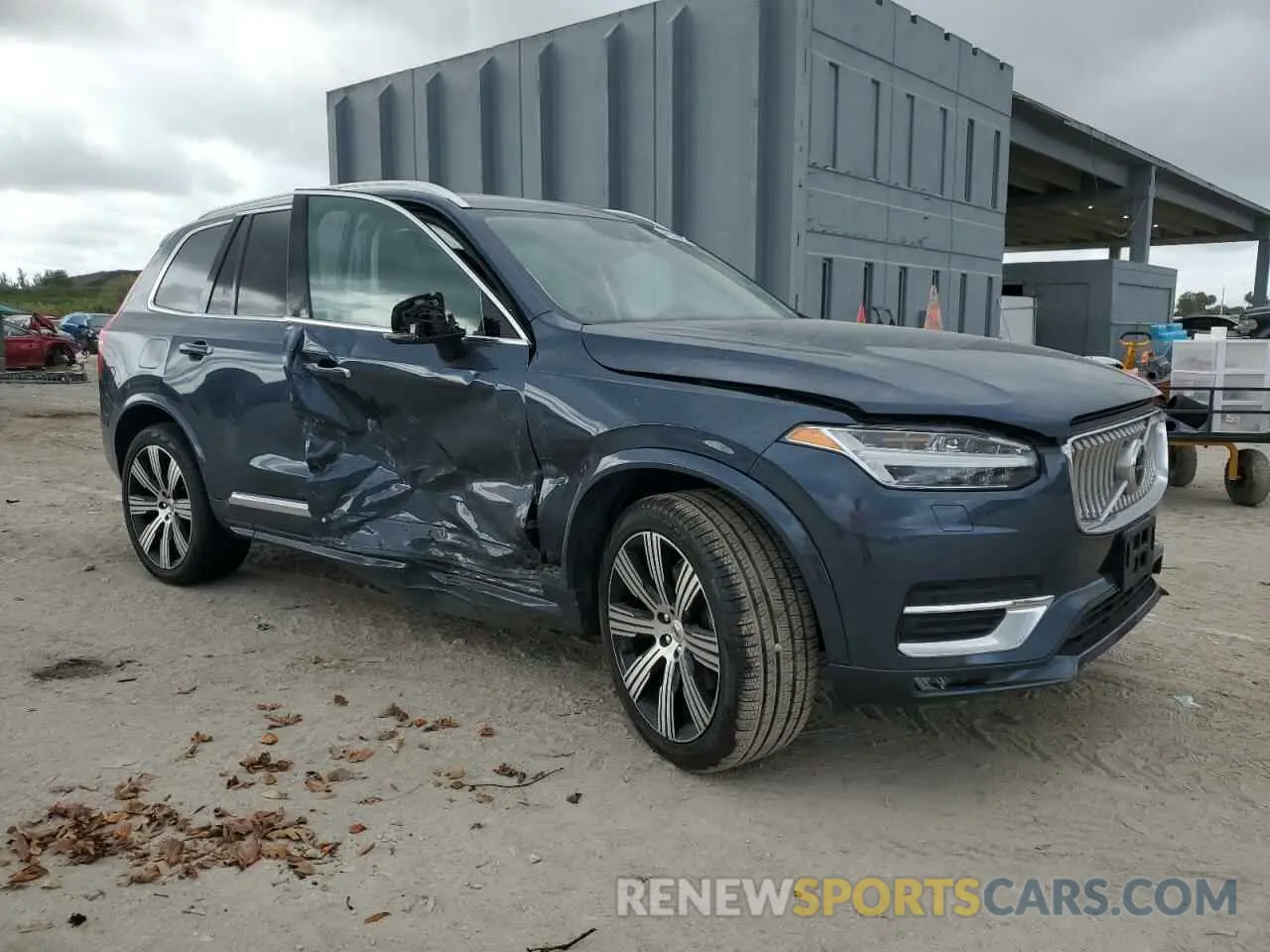 4 Photograph of a damaged car YV4A22PLXM1678648 VOLVO XC90 2021