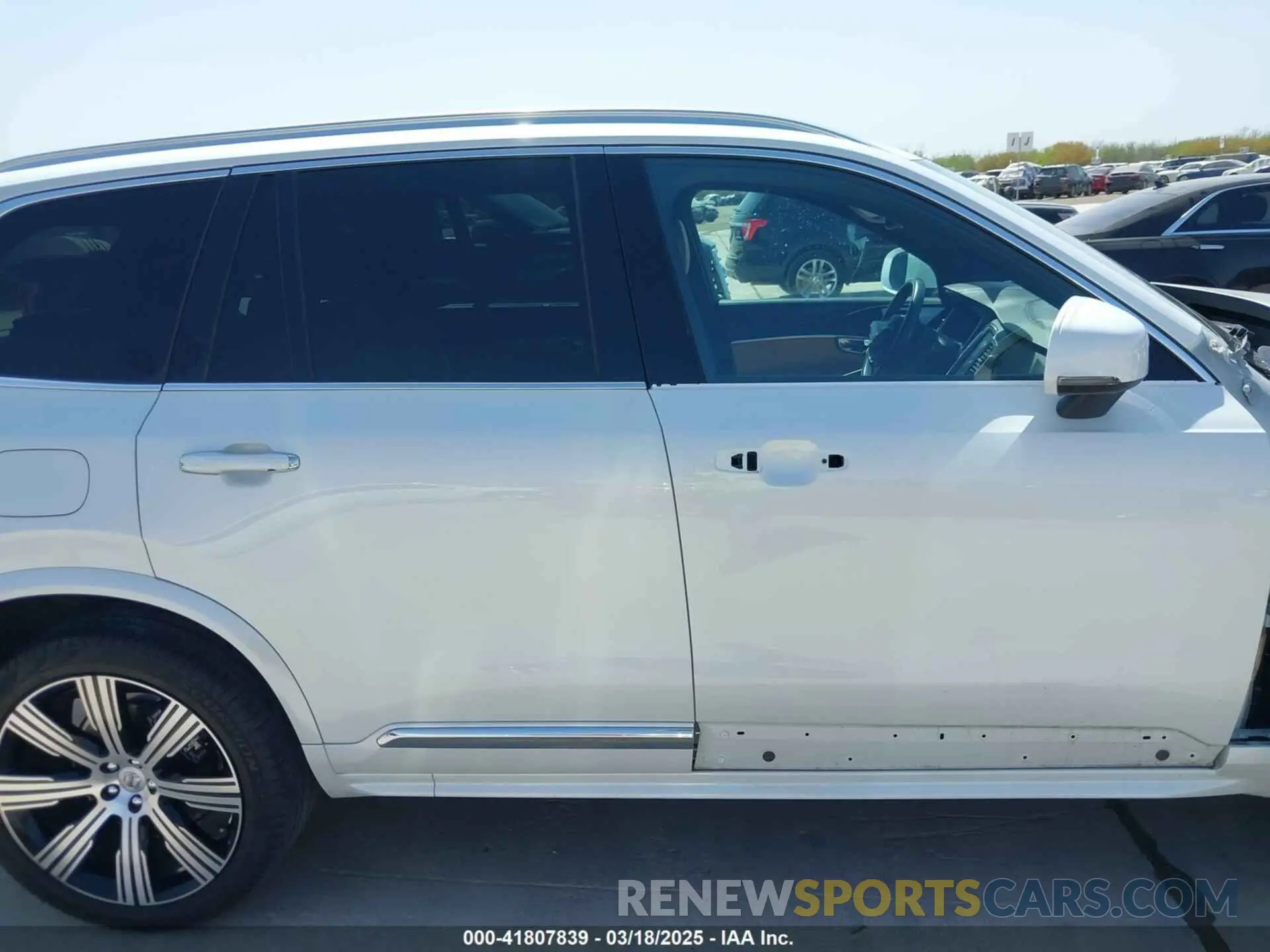 14 Photograph of a damaged car YV4A22PLXM1773176 VOLVO XC90 2021