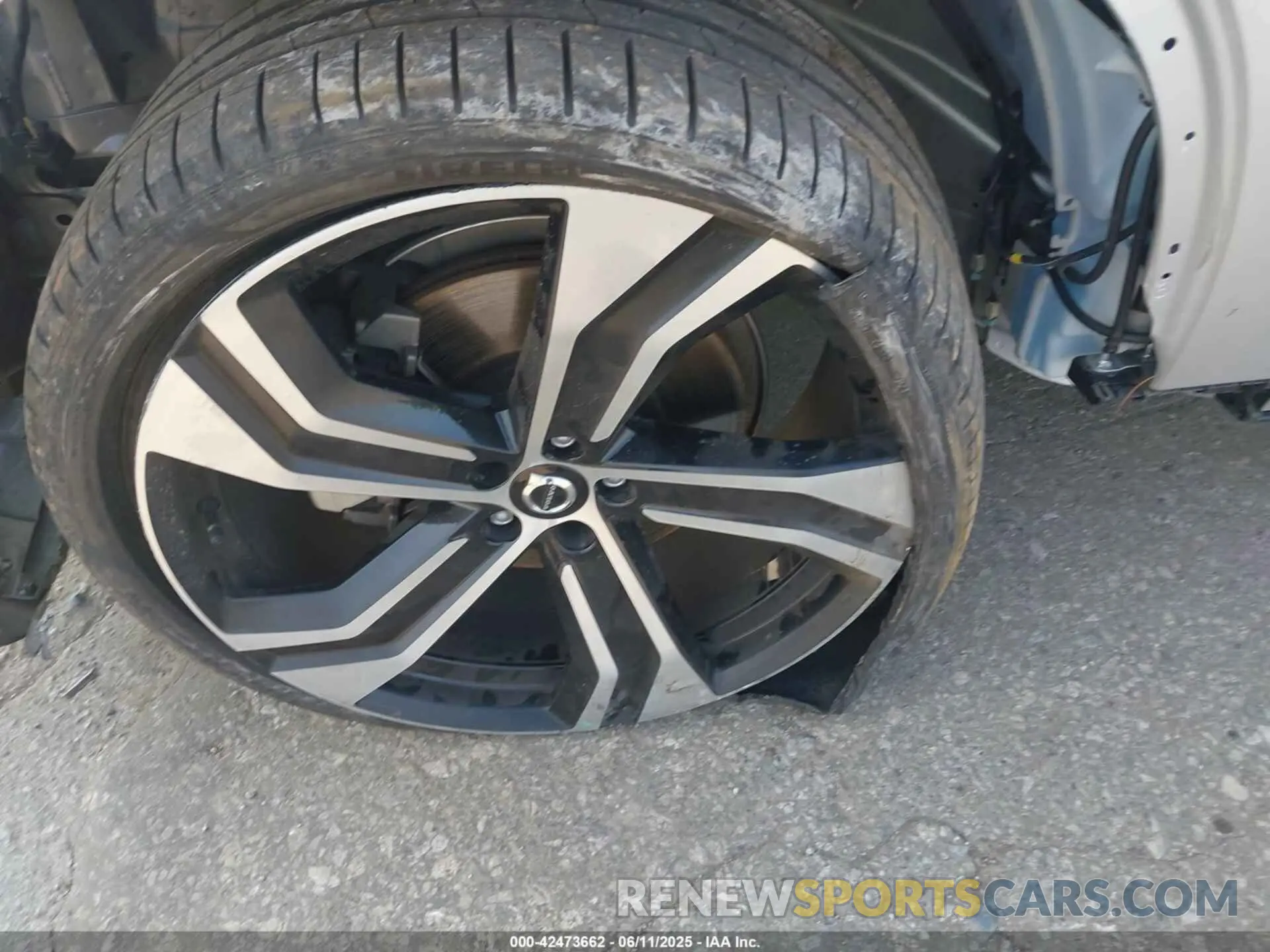 12 Photograph of a damaged car YV4A22PM0M1768805 VOLVO XC90 2021