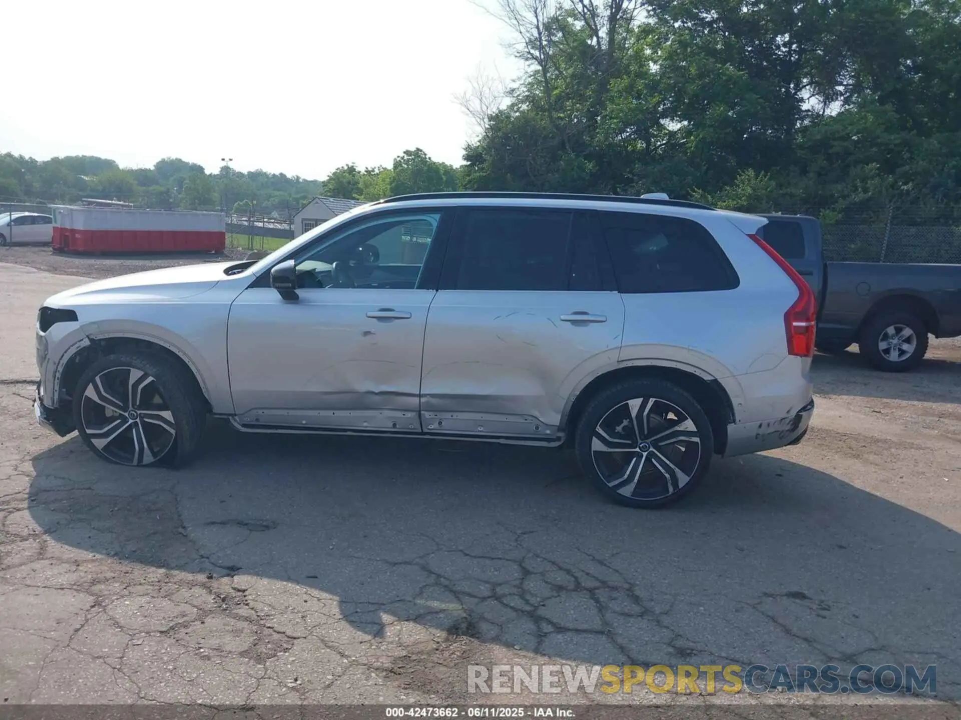 15 Photograph of a damaged car YV4A22PM0M1768805 VOLVO XC90 2021