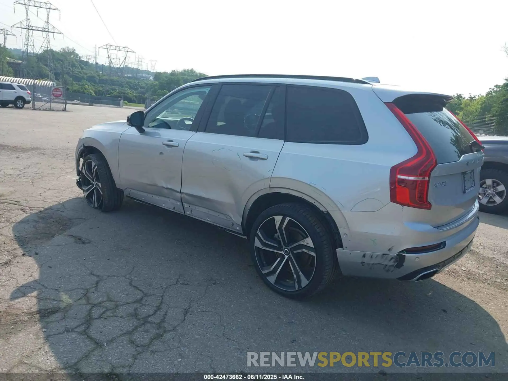 3 Photograph of a damaged car YV4A22PM0M1768805 VOLVO XC90 2021