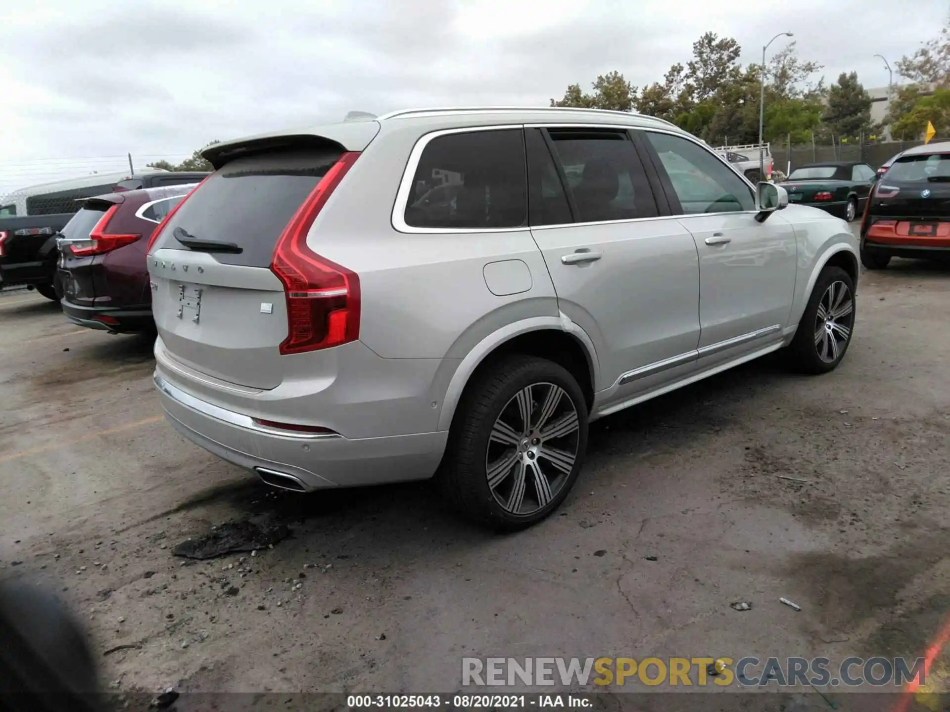 4 Photograph of a damaged car YV4BR00L7M1682994 VOLVO XC90 2021