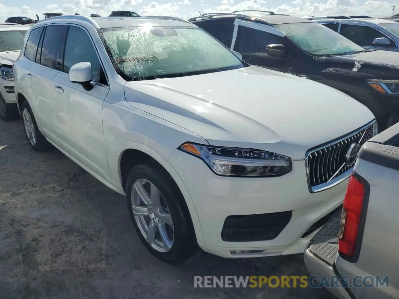 4 Photograph of a damaged car YV4102CK3N1839605 VOLVO XC90 2022