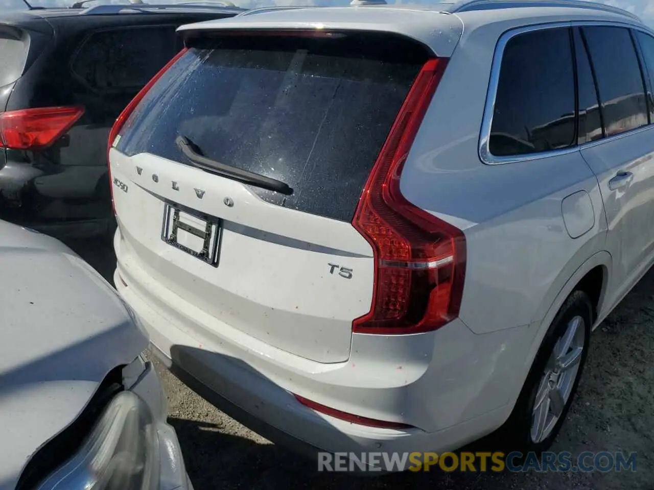 6 Photograph of a damaged car YV4102CK3N1839605 VOLVO XC90 2022