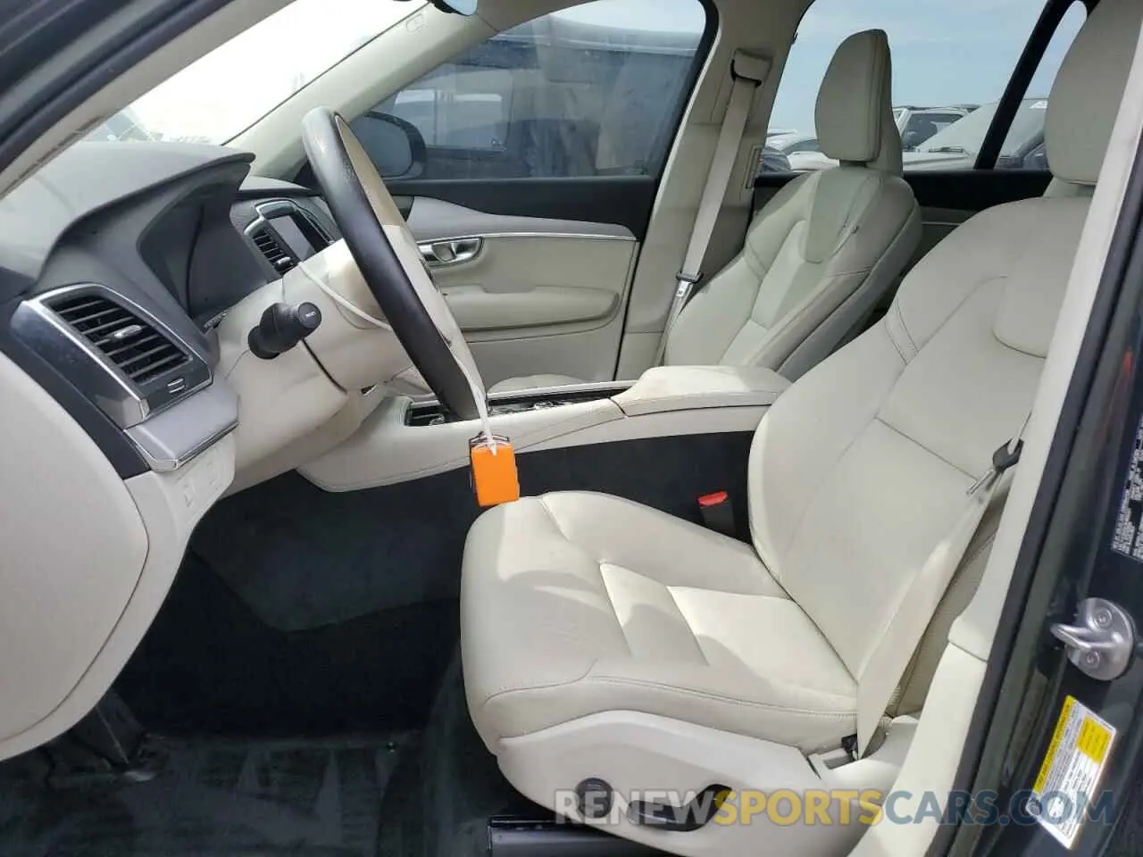 7 Photograph of a damaged car YV4102CK3N1866321 VOLVO XC90 2022