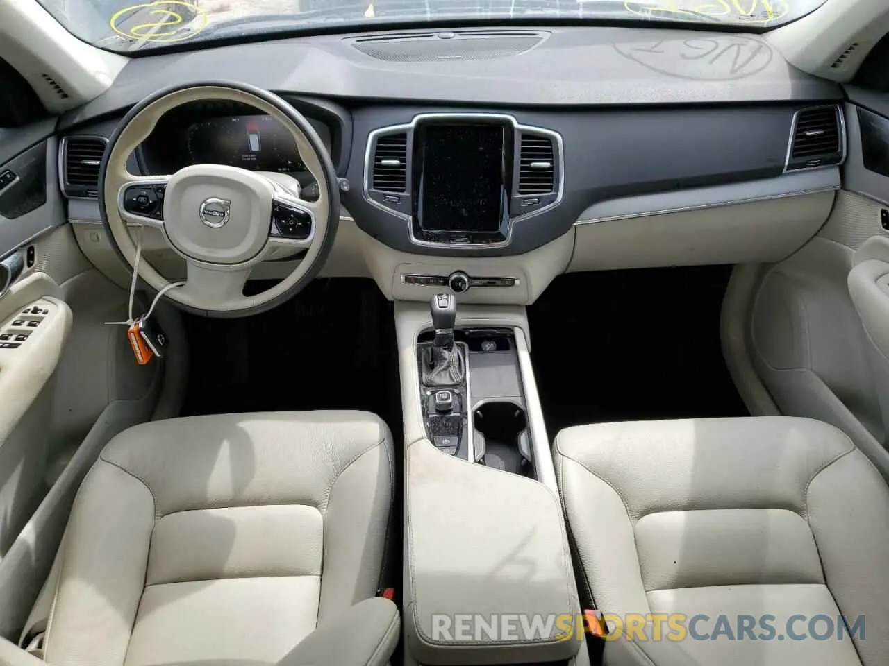 8 Photograph of a damaged car YV4102CK3N1866321 VOLVO XC90 2022