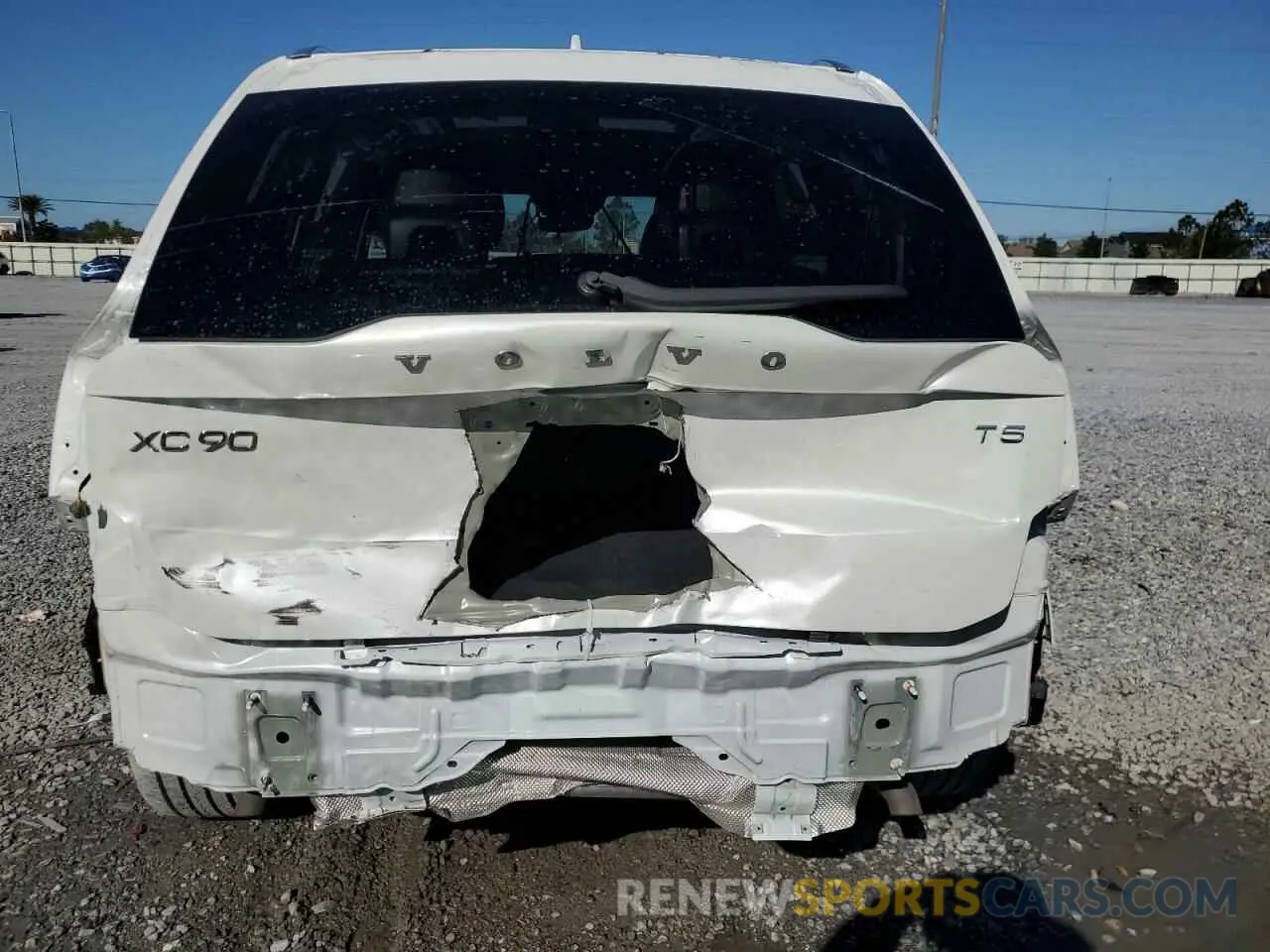 6 Photograph of a damaged car YV4102CK3N1871325 VOLVO XC90 2022