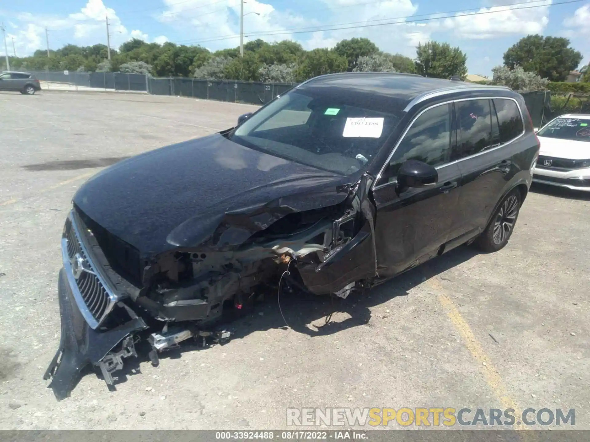 2 Photograph of a damaged car YV4102CK4N1834915 VOLVO XC90 2022