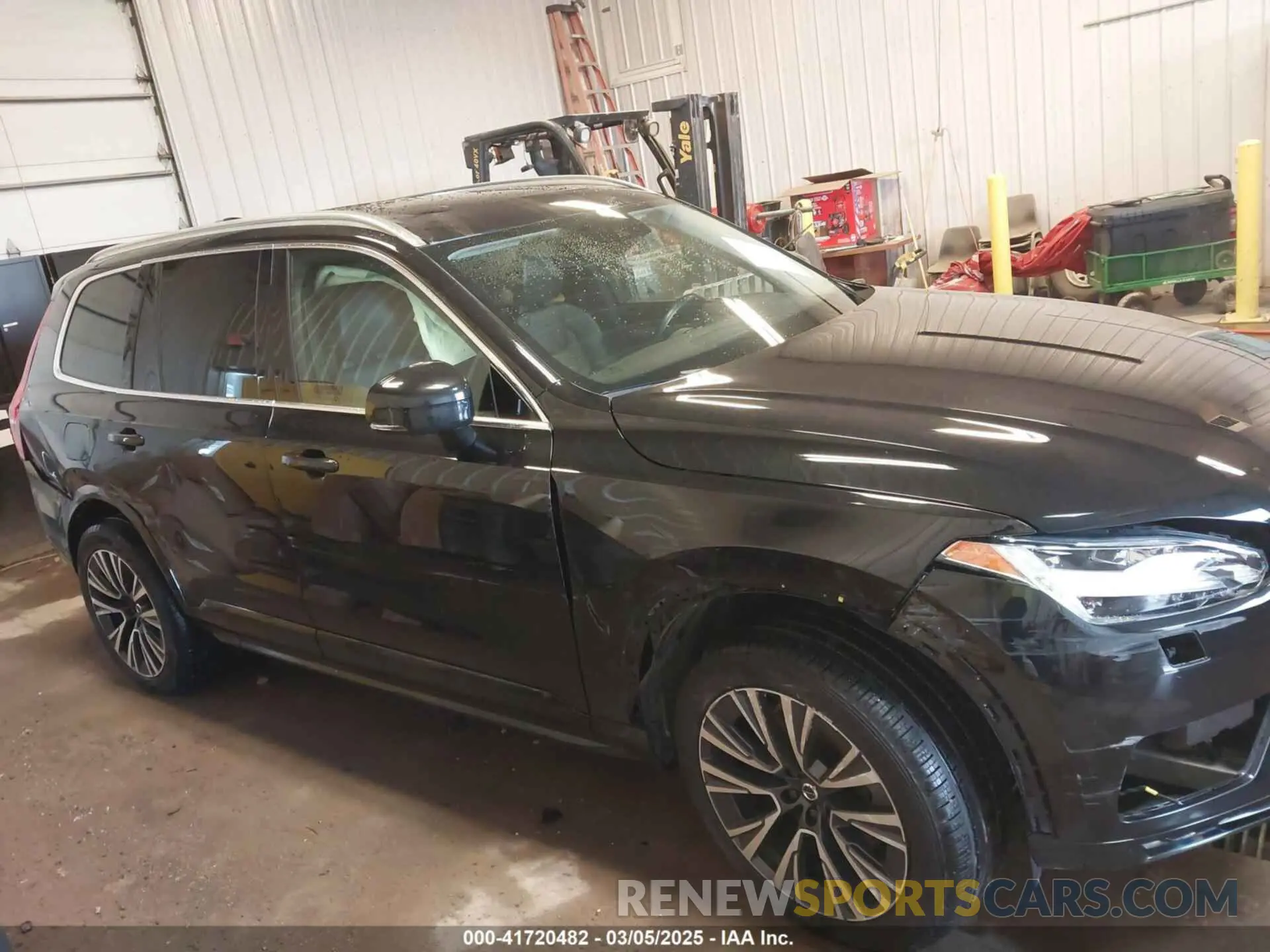 13 Photograph of a damaged car YV4102PK8N1797278 VOLVO XC90 2022