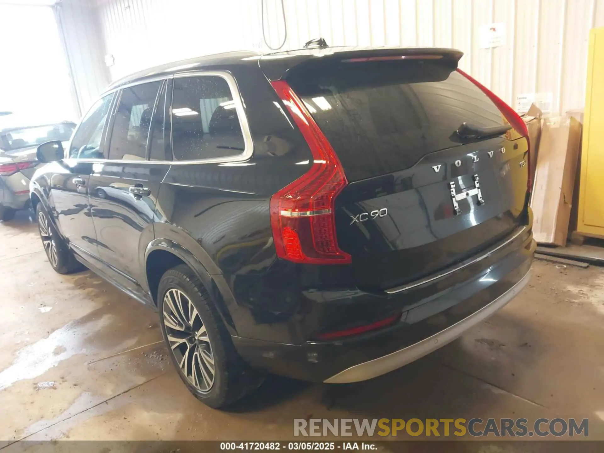 3 Photograph of a damaged car YV4102PK8N1797278 VOLVO XC90 2022