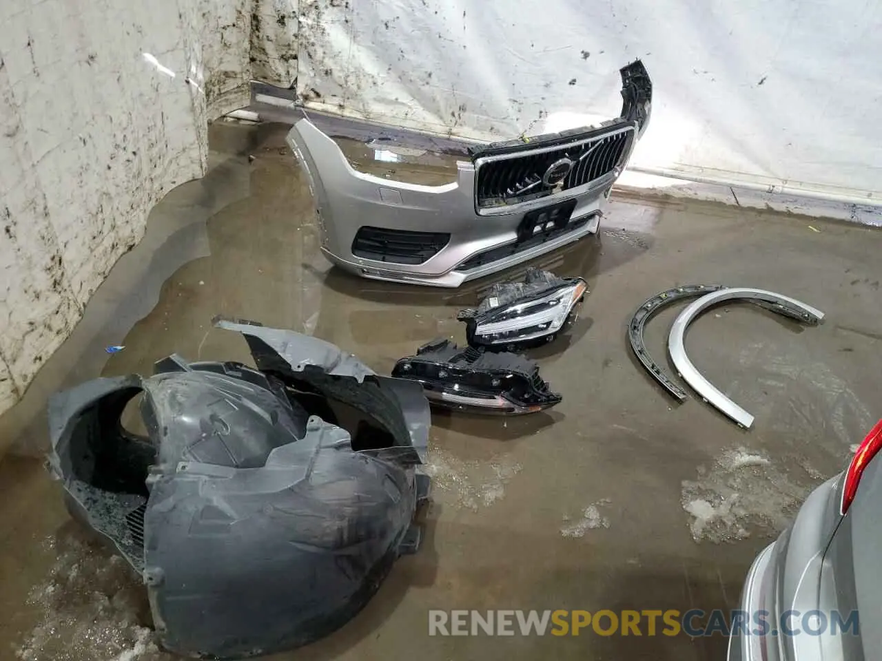 13 Photograph of a damaged car YV4102PK8N1840596 VOLVO XC90 2022