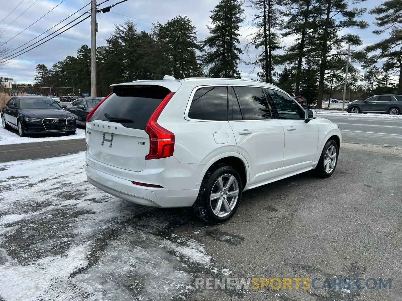 4 Photograph of a damaged car YV4102PK9N1833740 VOLVO XC90 2022