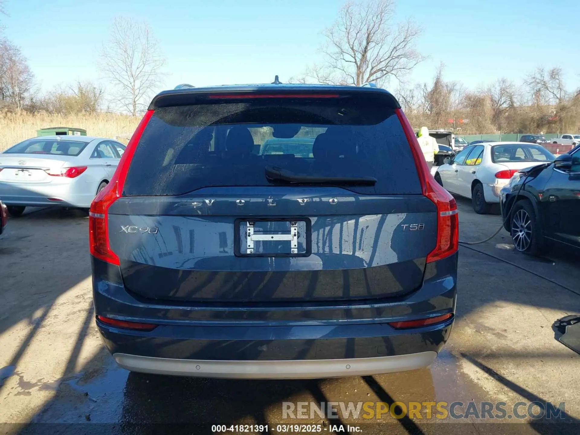 16 Photograph of a damaged car YV4102PKXN1775301 VOLVO XC90 2022