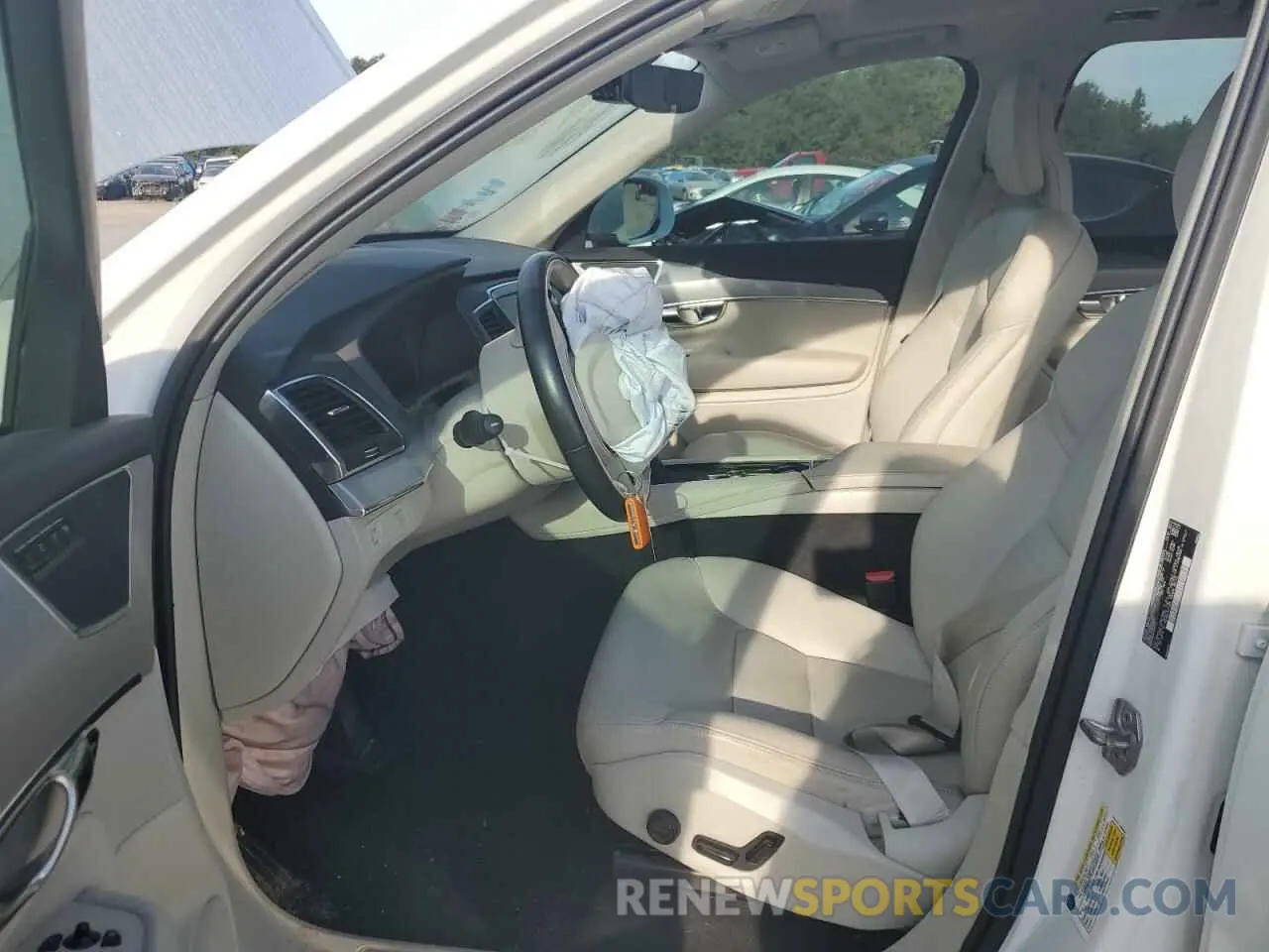 7 Photograph of a damaged car YV4102PKXN1778246 VOLVO XC90 2022