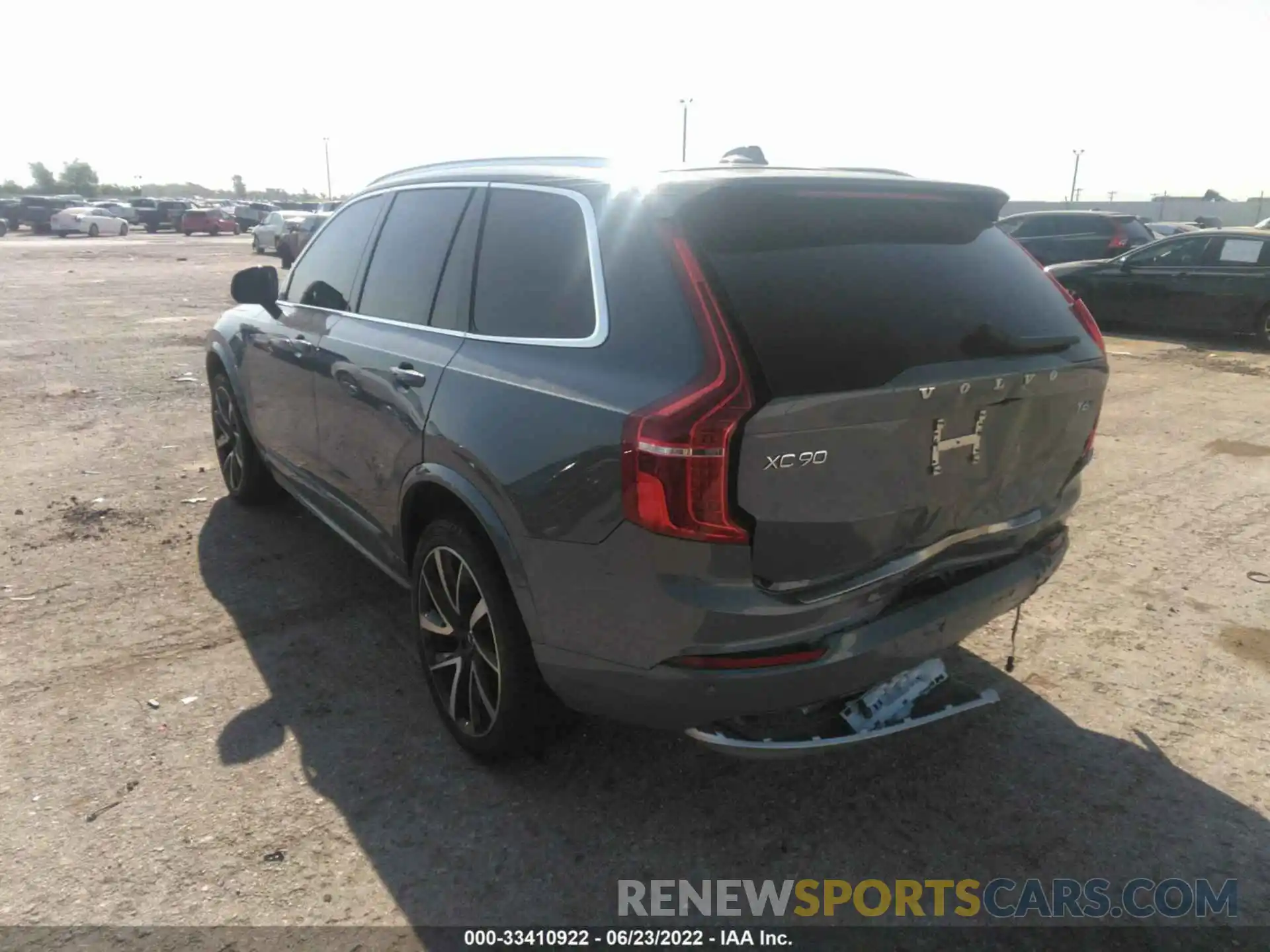 3 Photograph of a damaged car YV4A221K0N1834617 VOLVO XC90 2022