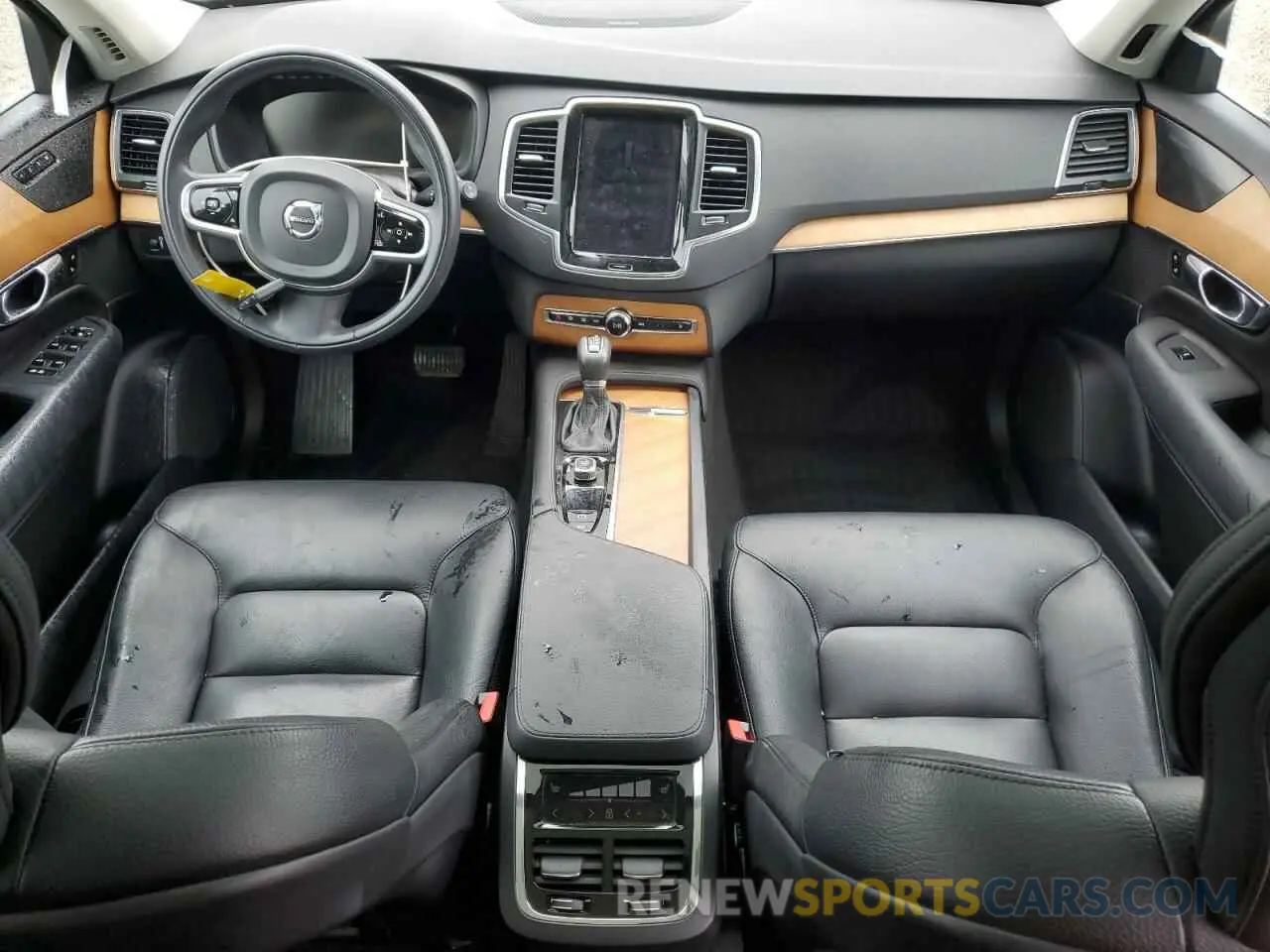 8 Photograph of a damaged car YV4A221K3N1864761 VOLVO XC90 2022
