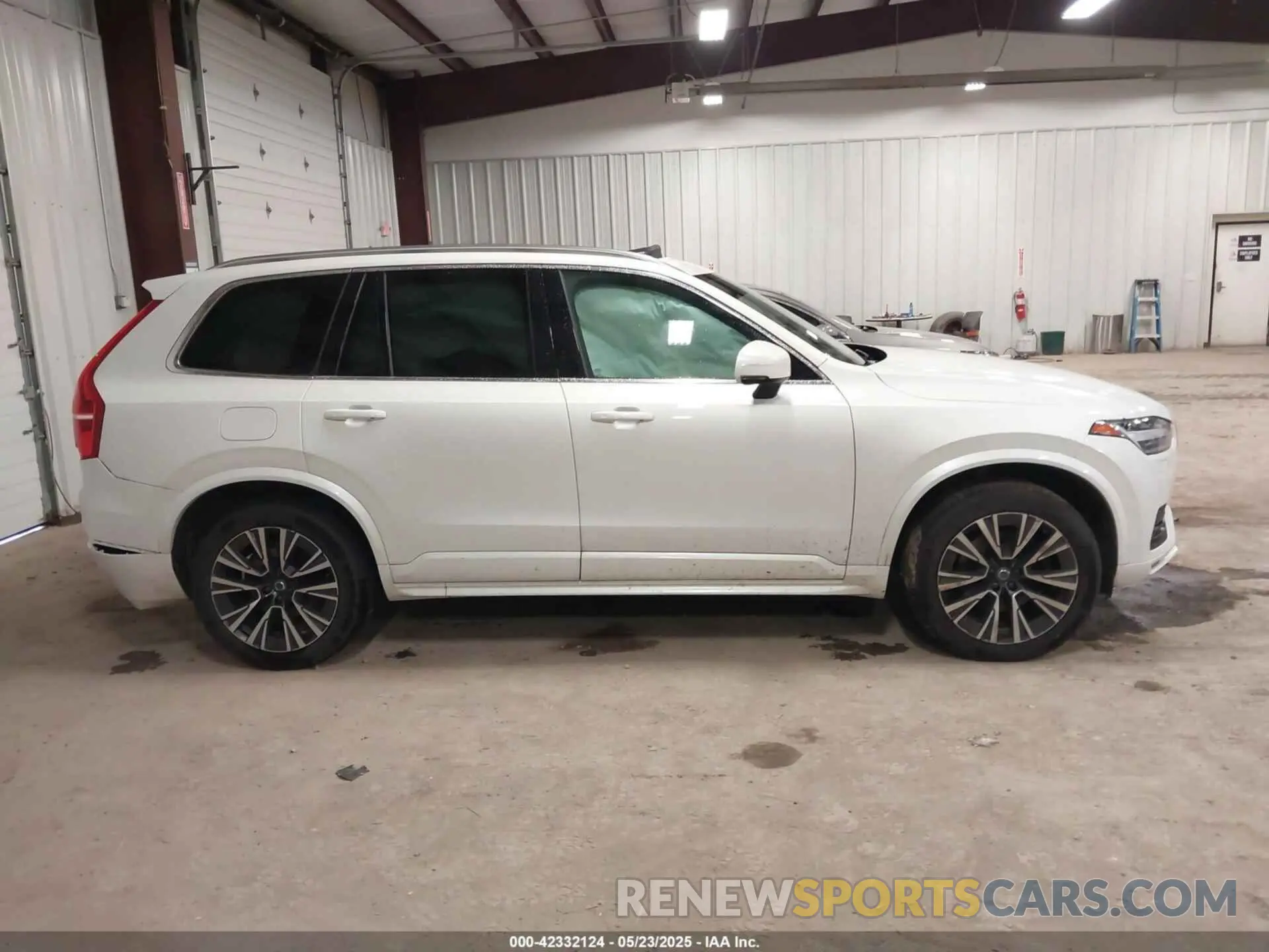 13 Photograph of a damaged car YV4A221KXN1803066 VOLVO XC90 2022