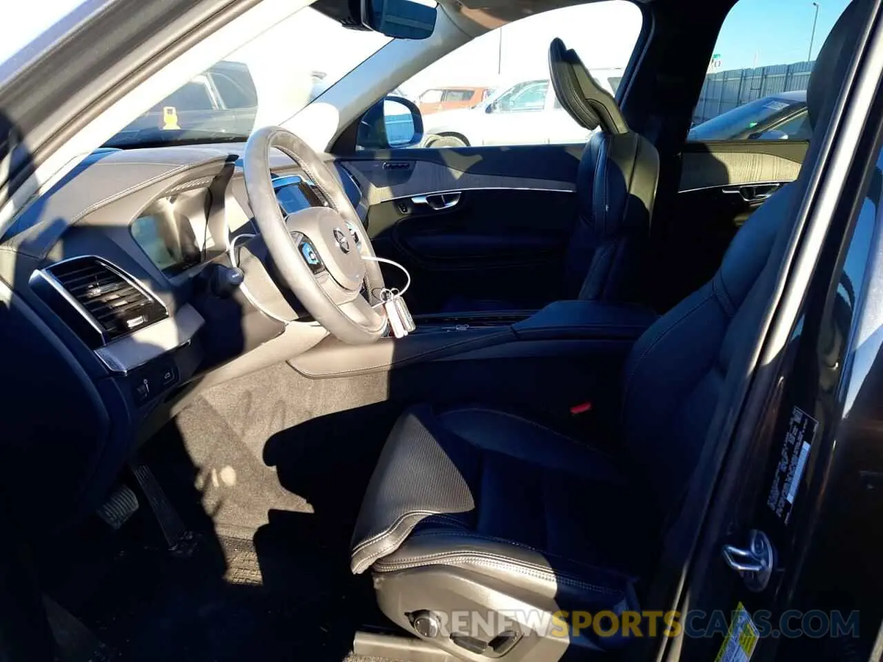 7 Photograph of a damaged car YV4A221LXN1820264 VOLVO XC90 2022