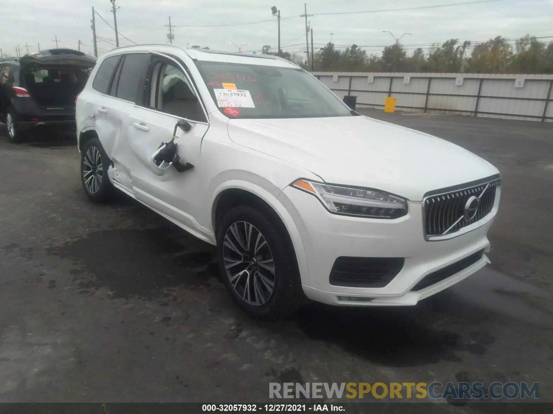 1 Photograph of a damaged car YV4A22PK2N1782866 VOLVO XC90 2022