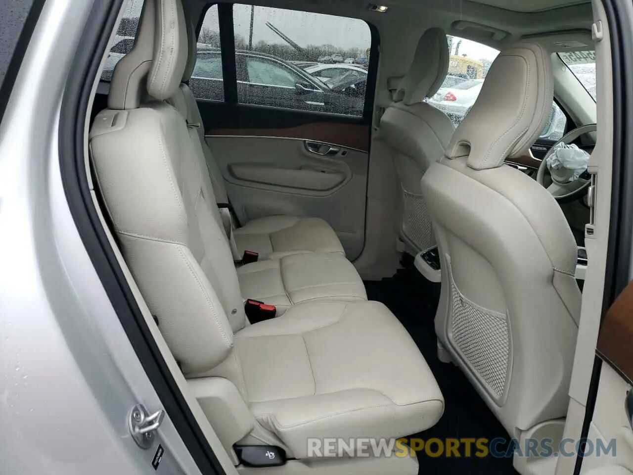 11 Photograph of a damaged car YV4A22PK2N1861289 VOLVO XC90 2022