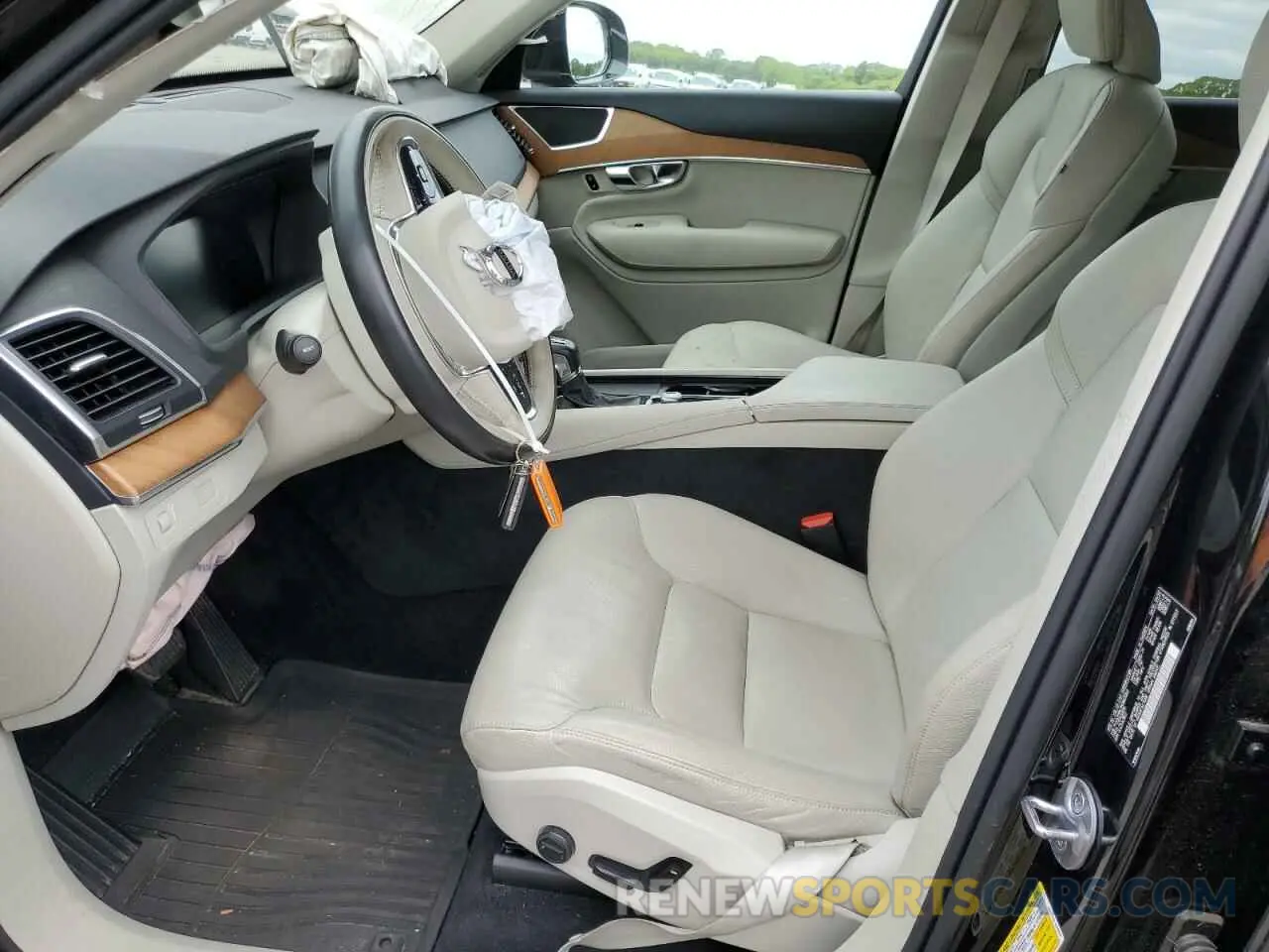 7 Photograph of a damaged car YV4A22PK2N1862569 VOLVO XC90 2022