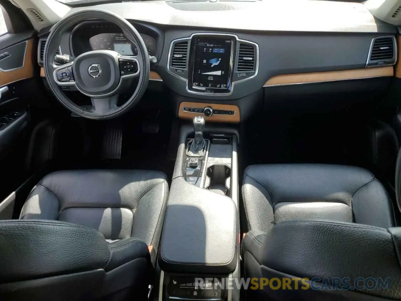 8 Photograph of a damaged car YV4A22PK5N1861416 VOLVO XC90 2022