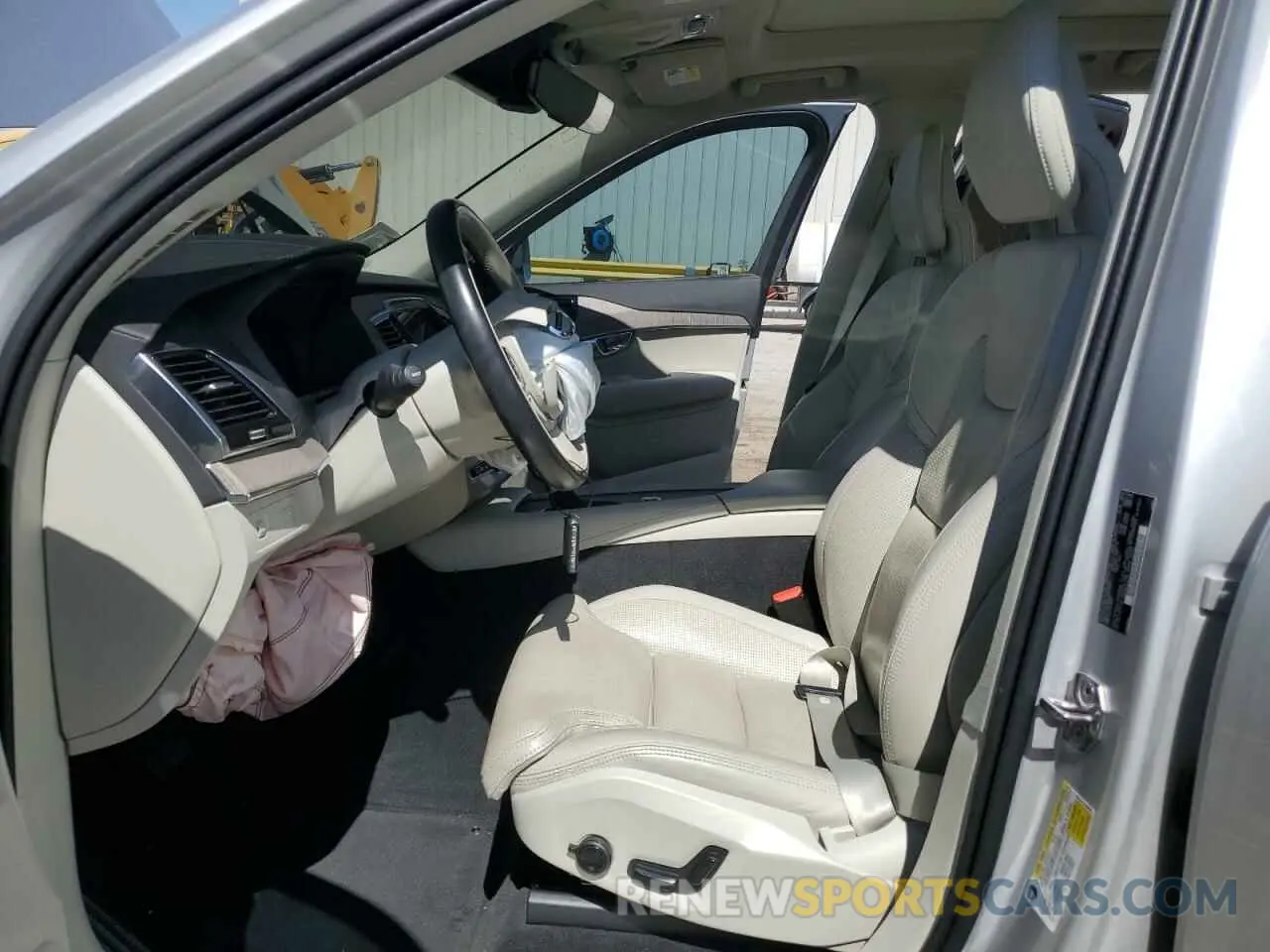 7 Photograph of a damaged car YV4A22PL3N1790564 VOLVO XC90 2022