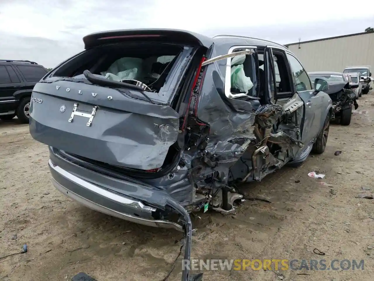 4 Photograph of a damaged car YV4A22PL3N1816869 VOLVO XC90 2022