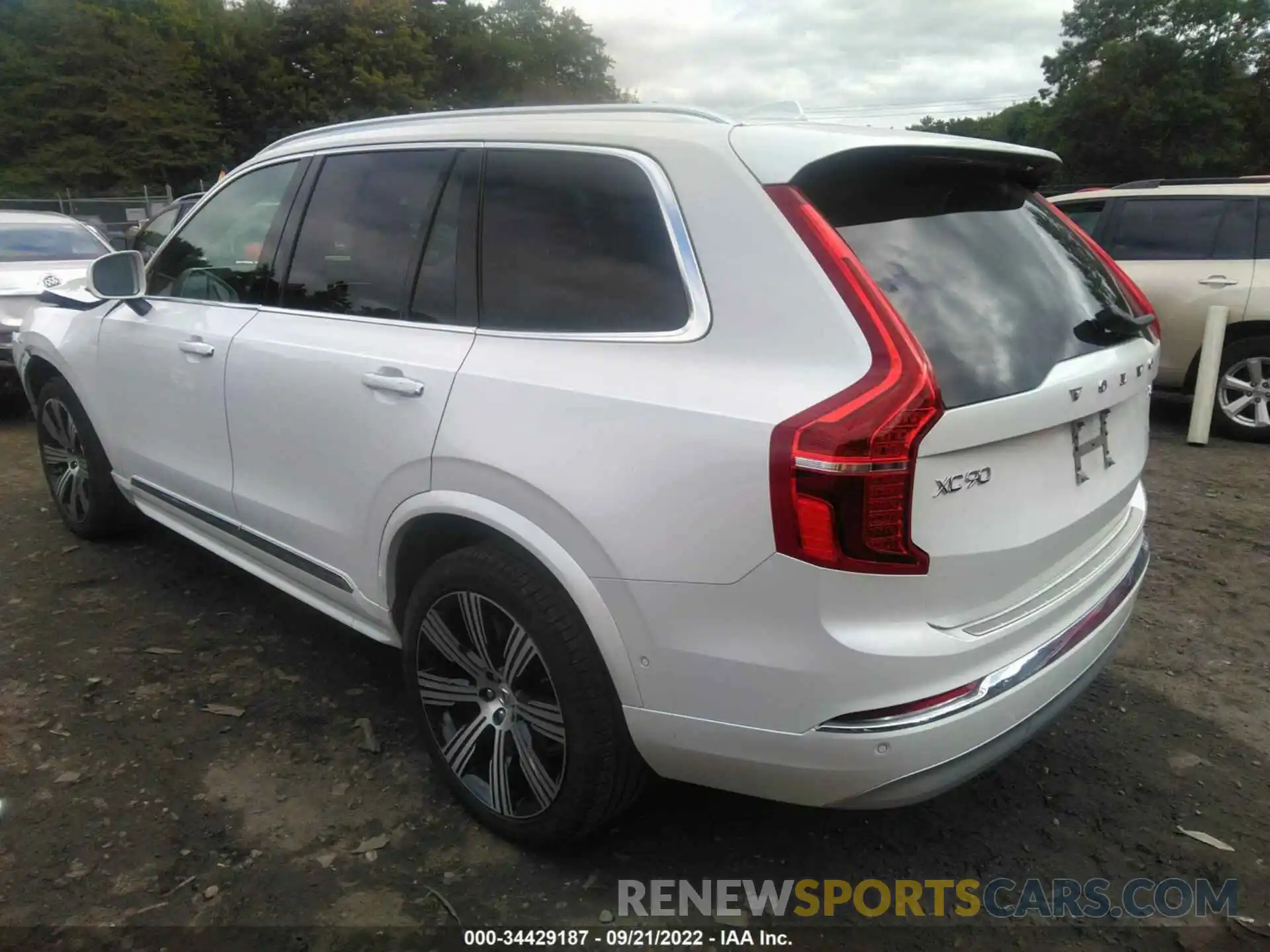 3 Photograph of a damaged car YV4A22PL5N1787522 VOLVO XC90 2022