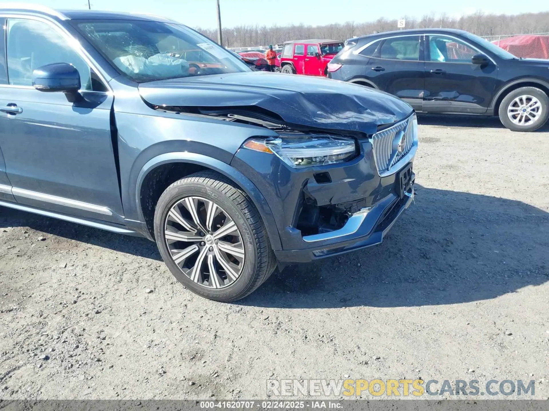 17 Photograph of a damaged car YV4A22PL6N1862616 VOLVO XC90 2022