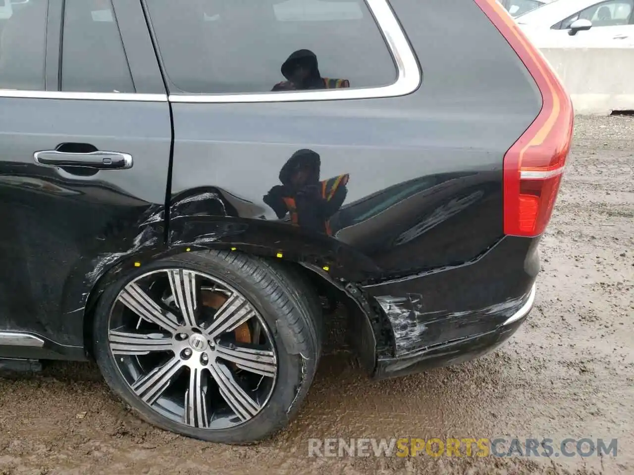 9 Photograph of a damaged car YV4A22PLXN1781862 VOLVO XC90 2022