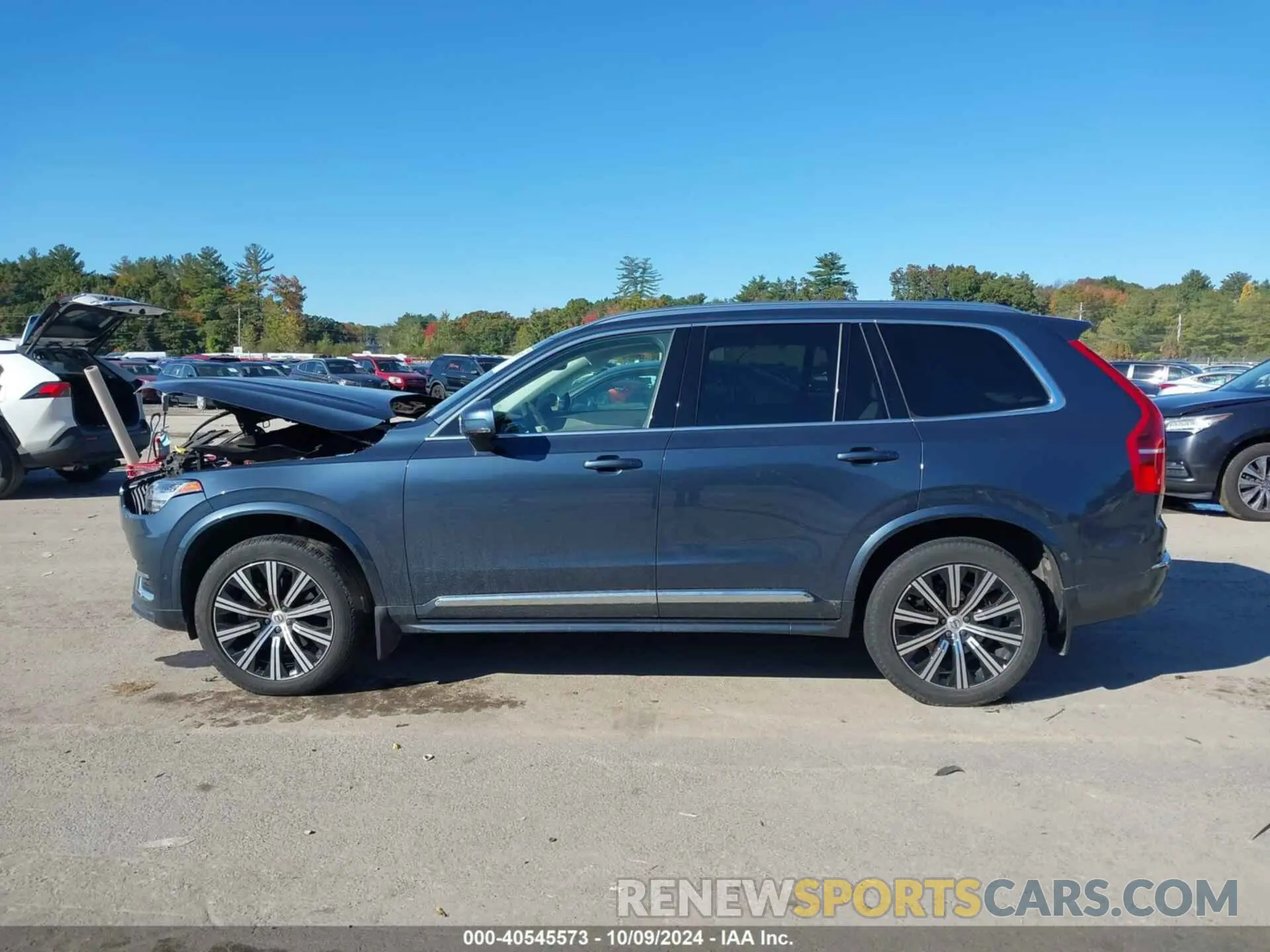 14 Photograph of a damaged car YV40621N5P1947766 VOLVO XC90 2023
