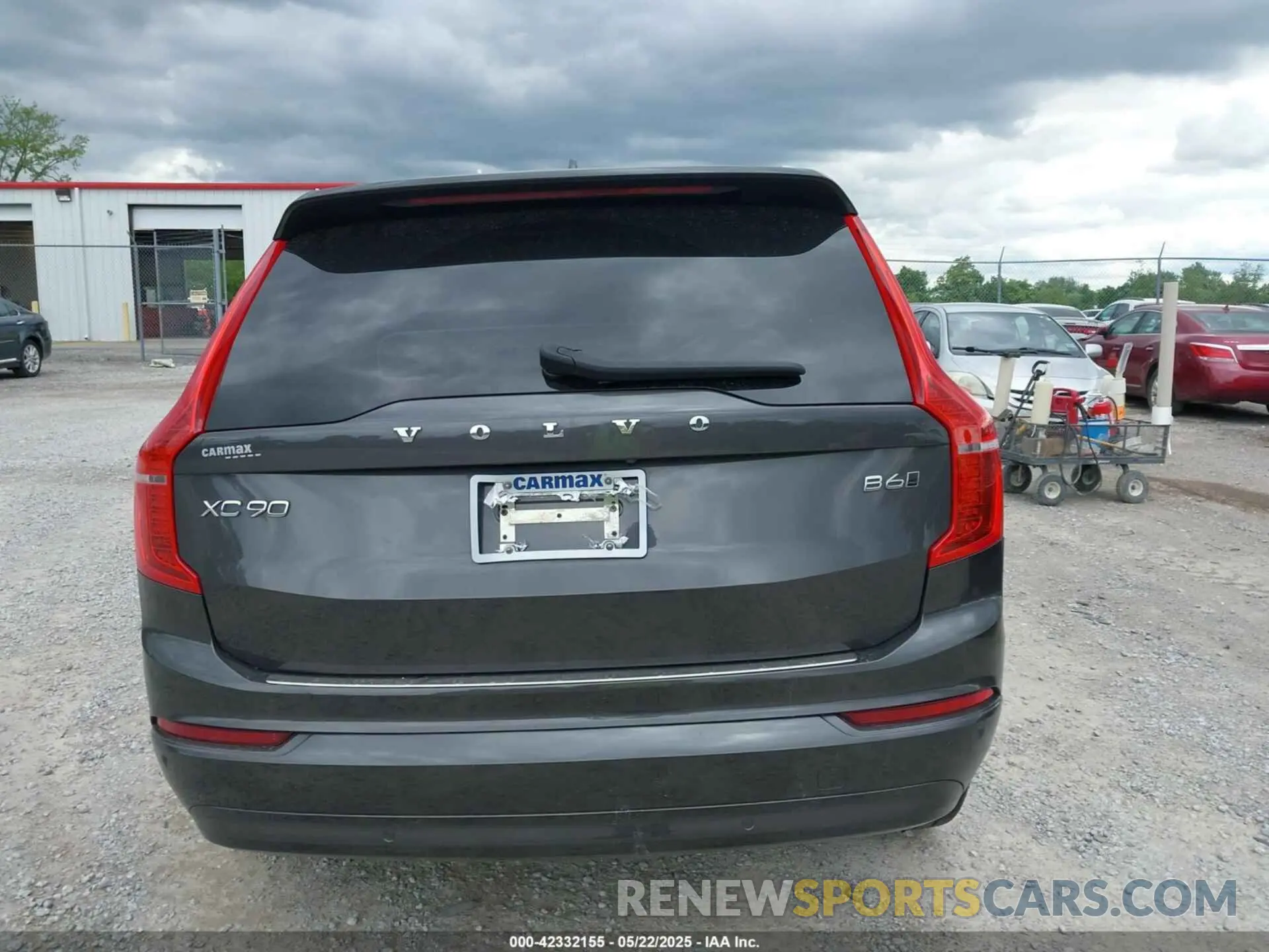 17 Photograph of a damaged car YV4062PK2P1941050 VOLVO XC90 2023