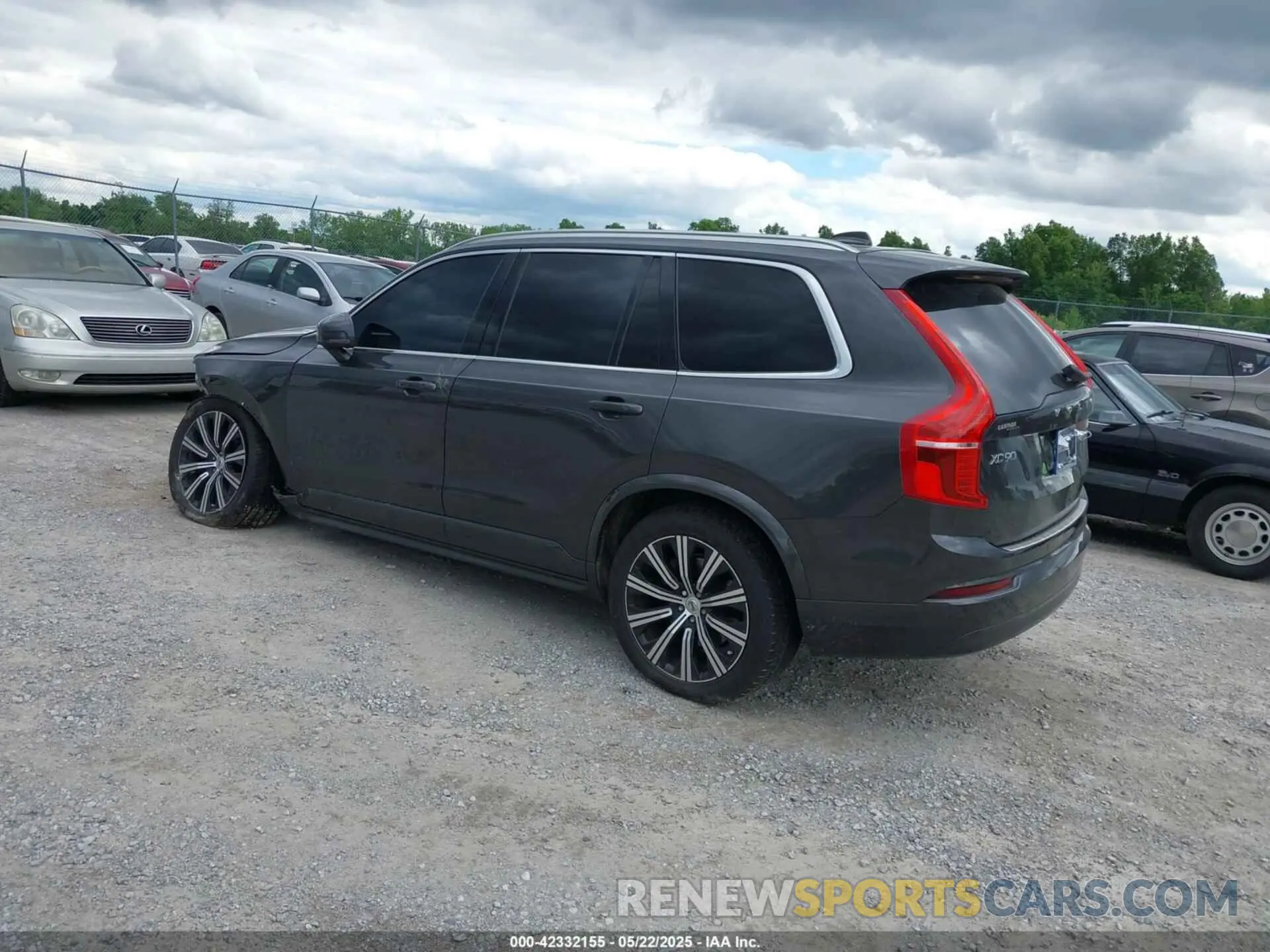 3 Photograph of a damaged car YV4062PK2P1941050 VOLVO XC90 2023