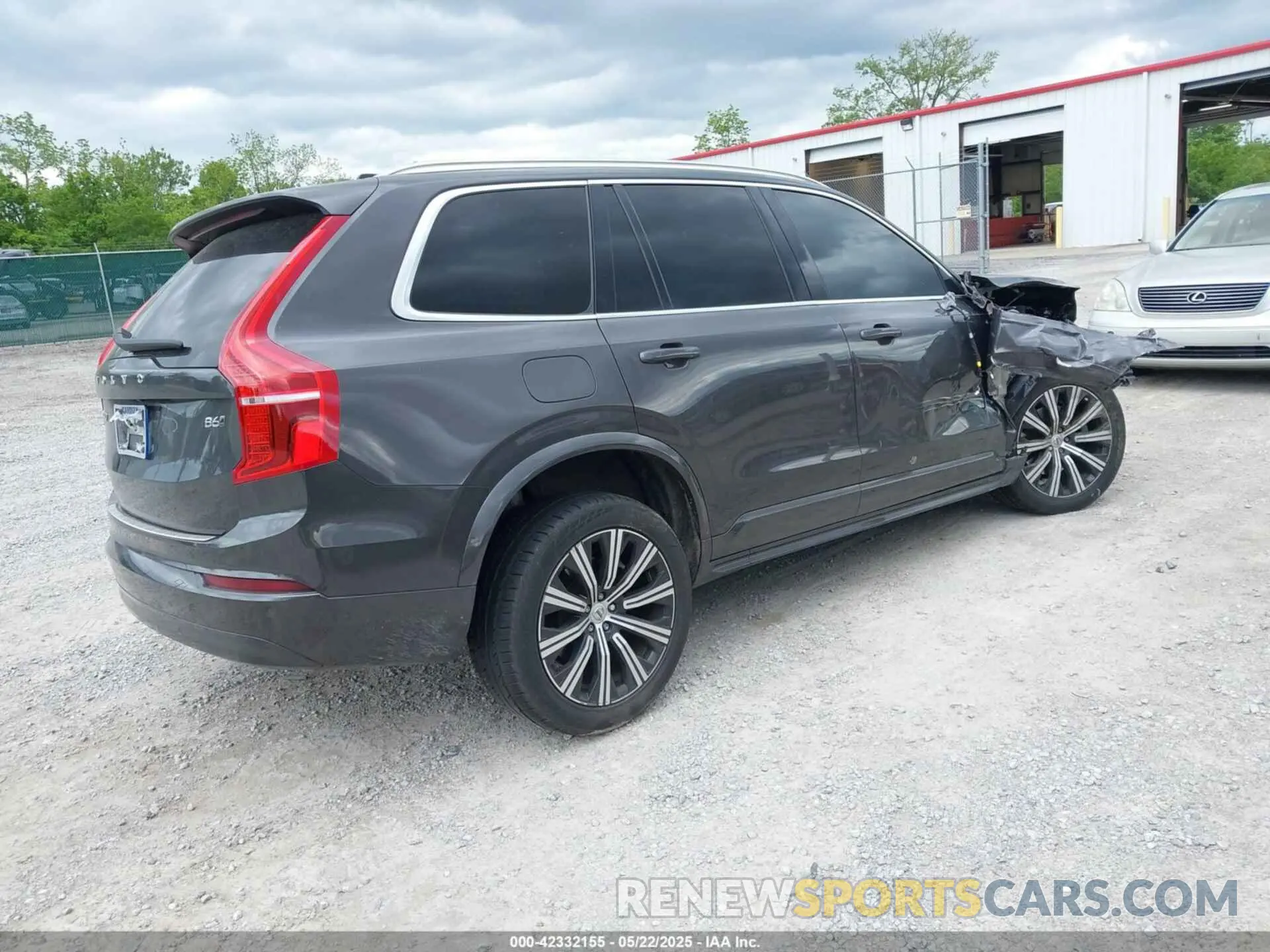 4 Photograph of a damaged car YV4062PK2P1941050 VOLVO XC90 2023