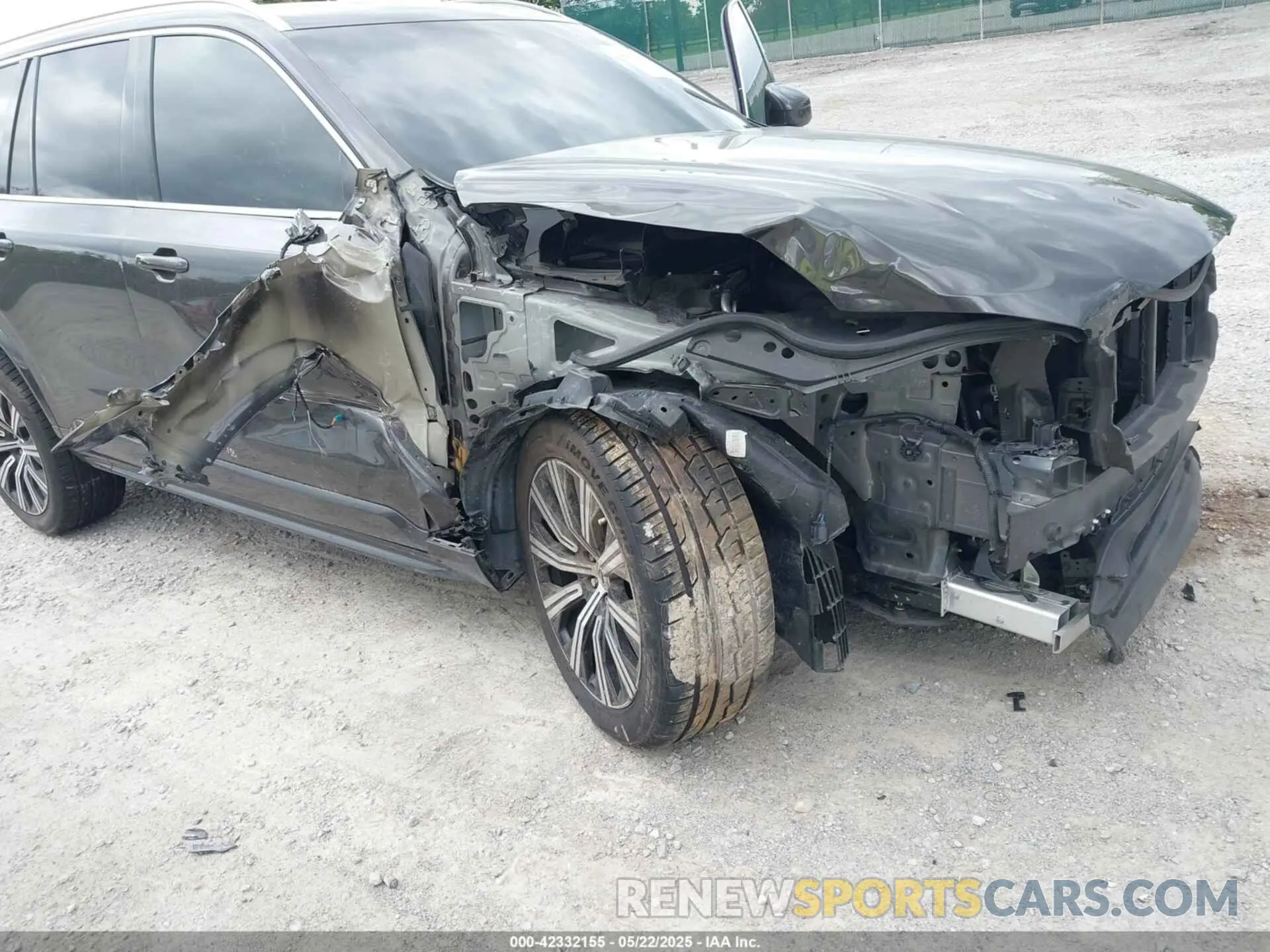 6 Photograph of a damaged car YV4062PK2P1941050 VOLVO XC90 2023