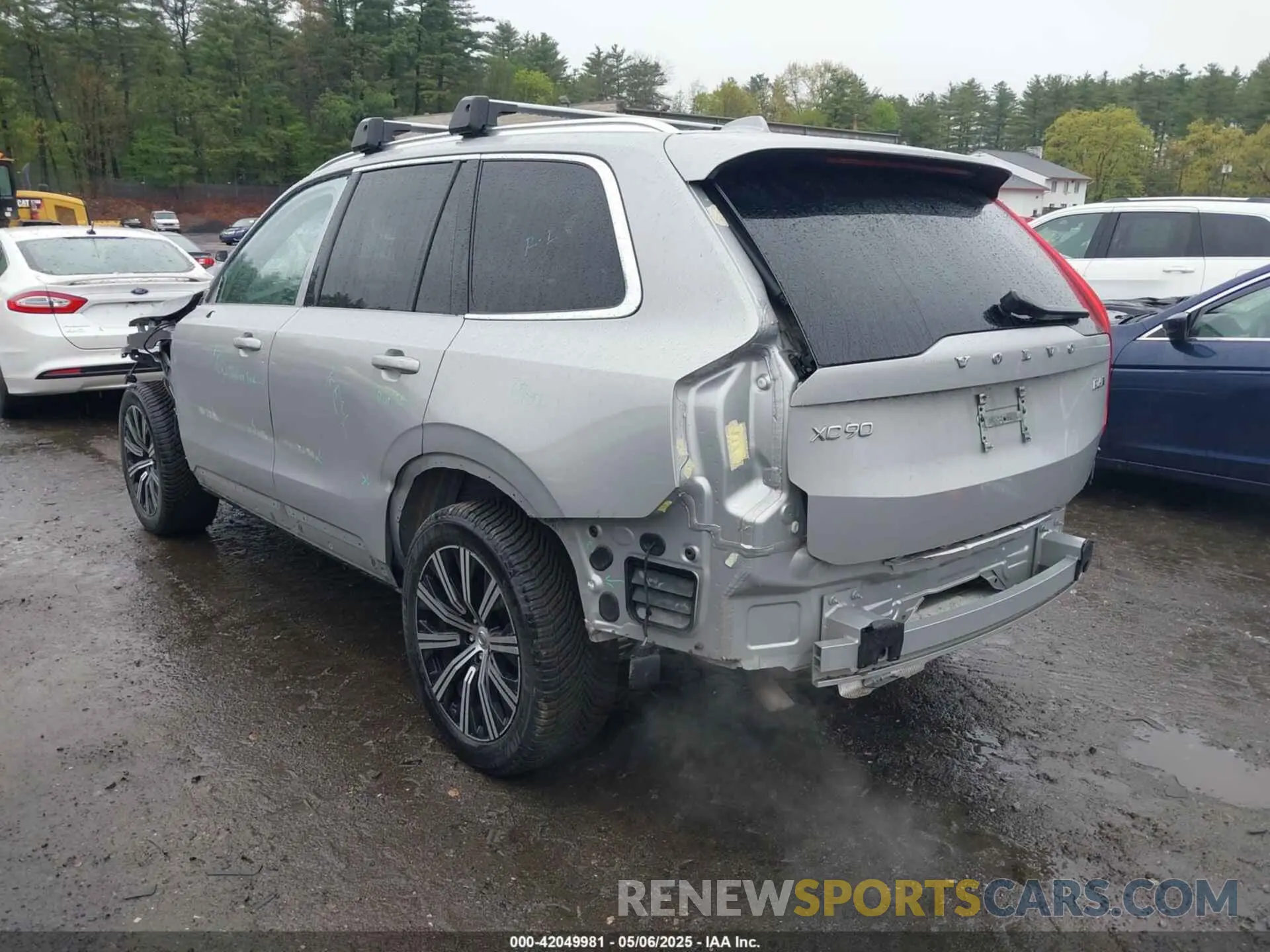 3 Photograph of a damaged car YV4062PN7P1954726 VOLVO XC90 2023