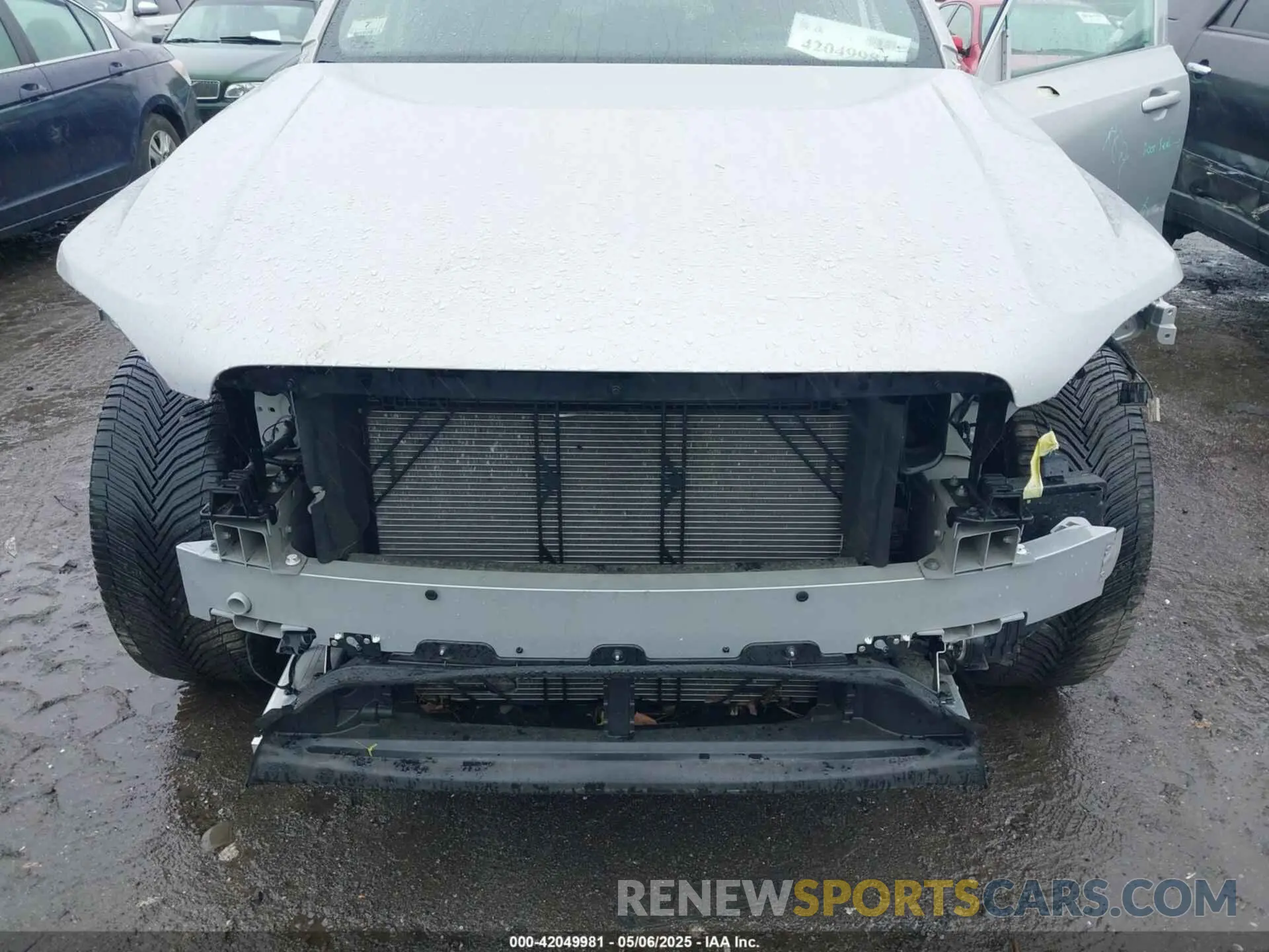 6 Photograph of a damaged car YV4062PN7P1954726 VOLVO XC90 2023
